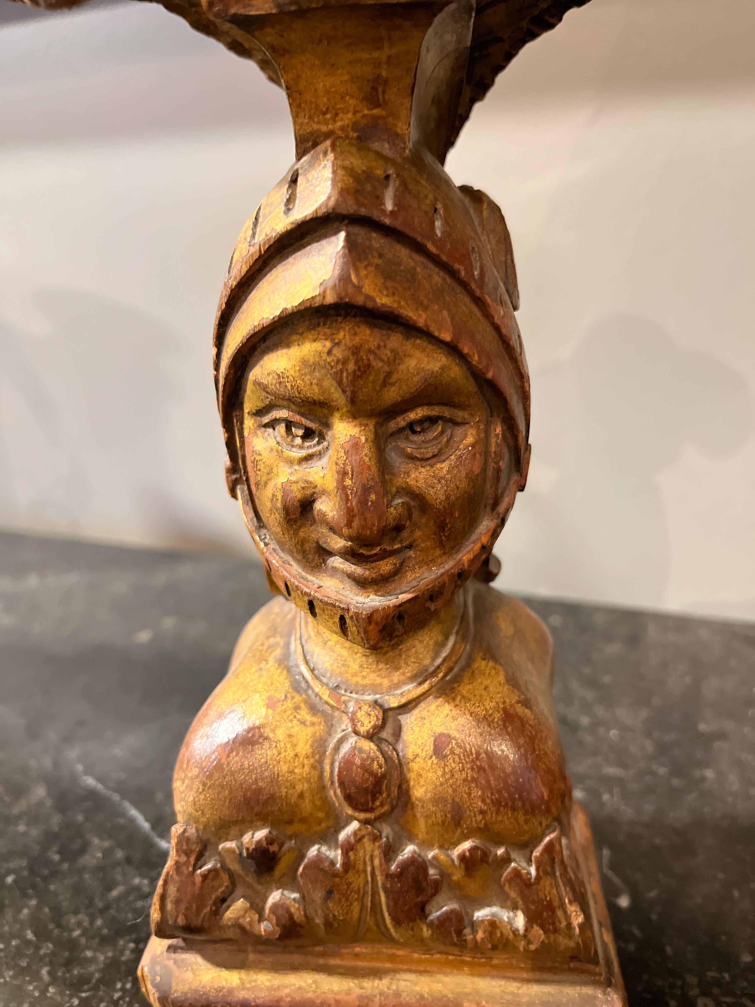 Francese Conquistador in legno dorato del XIX secolo in vendita
