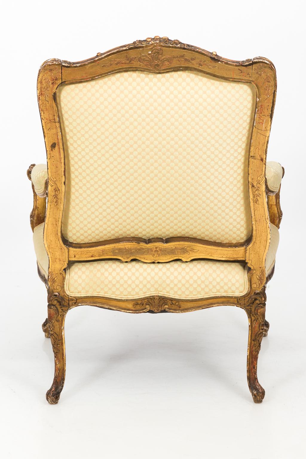 French 19th Century Giltwood Chaise Lounge Chair For Sale