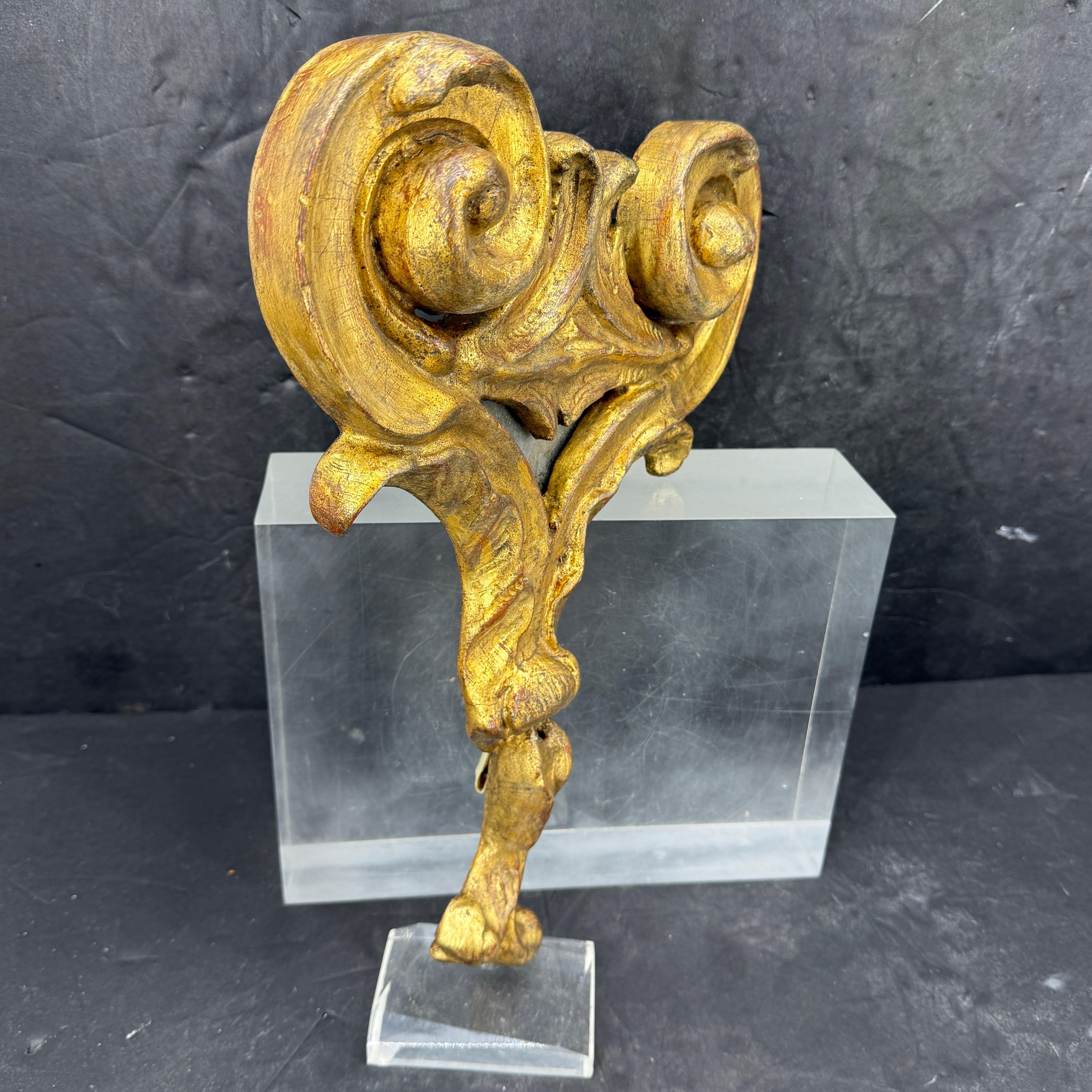 Bois Sculpture architecturale du XIXe siècle en fragments de Wood doré, France en vente