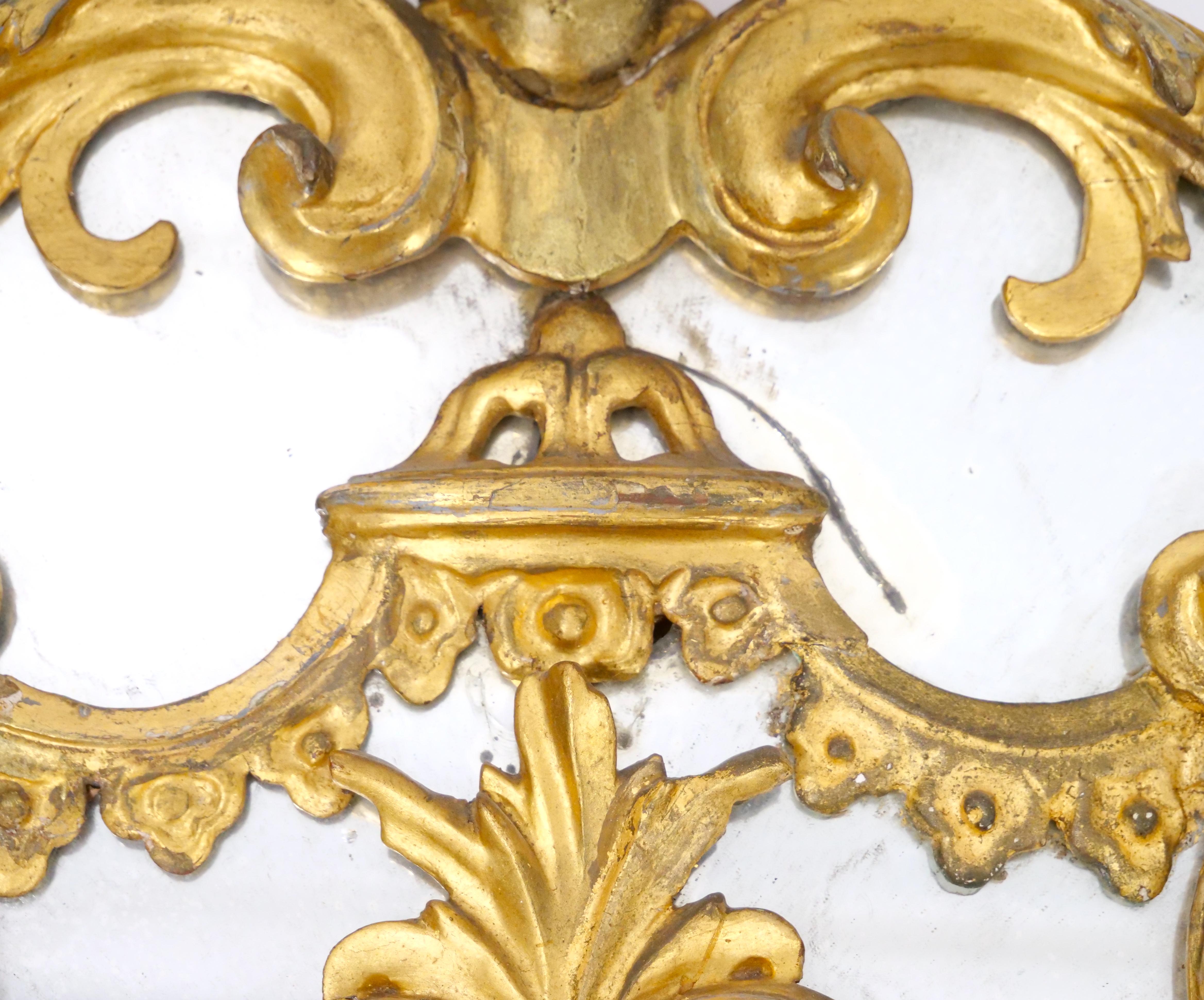Dekorative Girandolen-Spiegel mit vergoldetem Holzrahmen, 19. Jahrhundert, Paar im Angebot 4