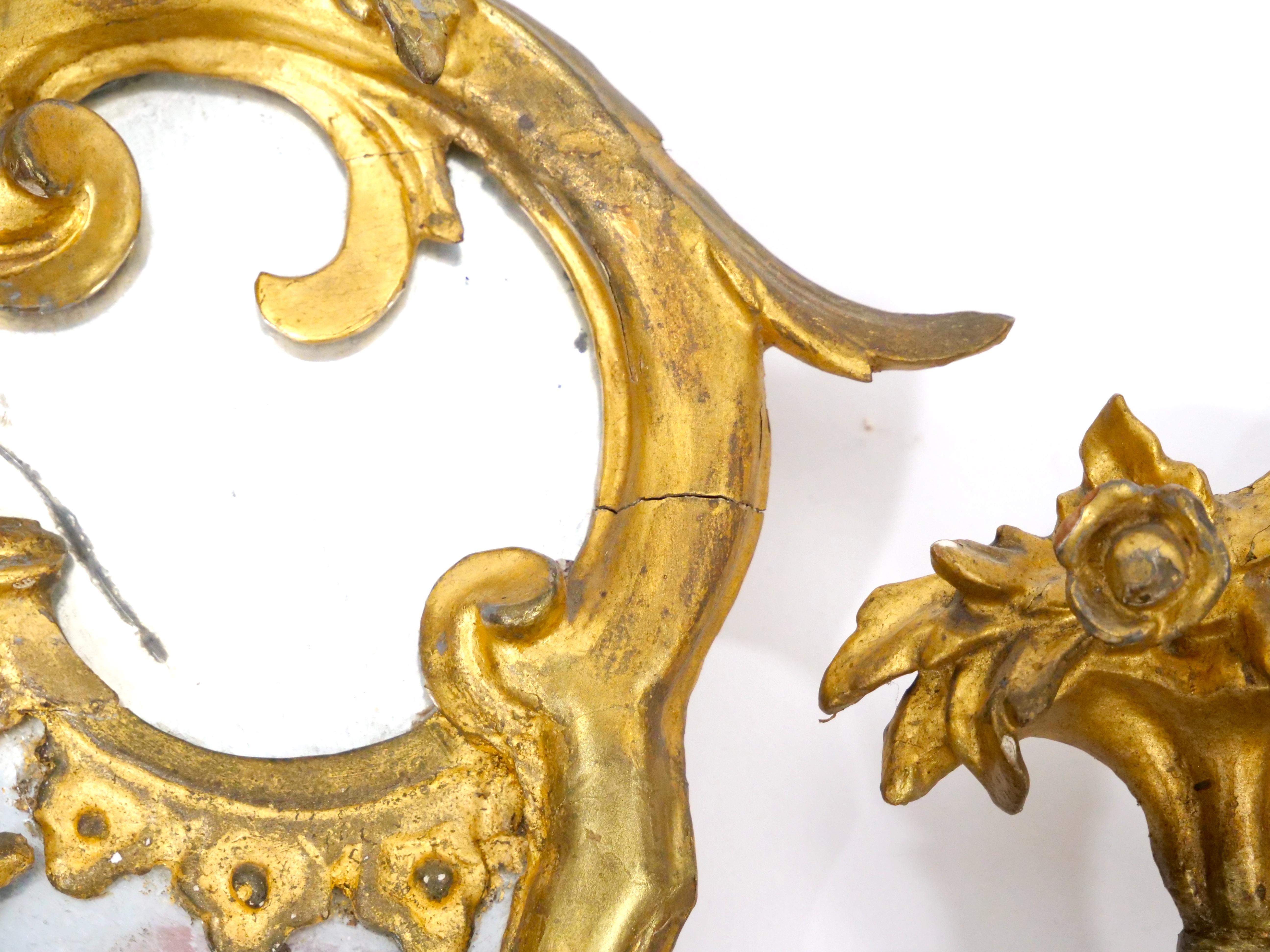 Paire de miroirs décoratifs Girandoles avec cadre en bois doré du 19ème siècle en vente 4