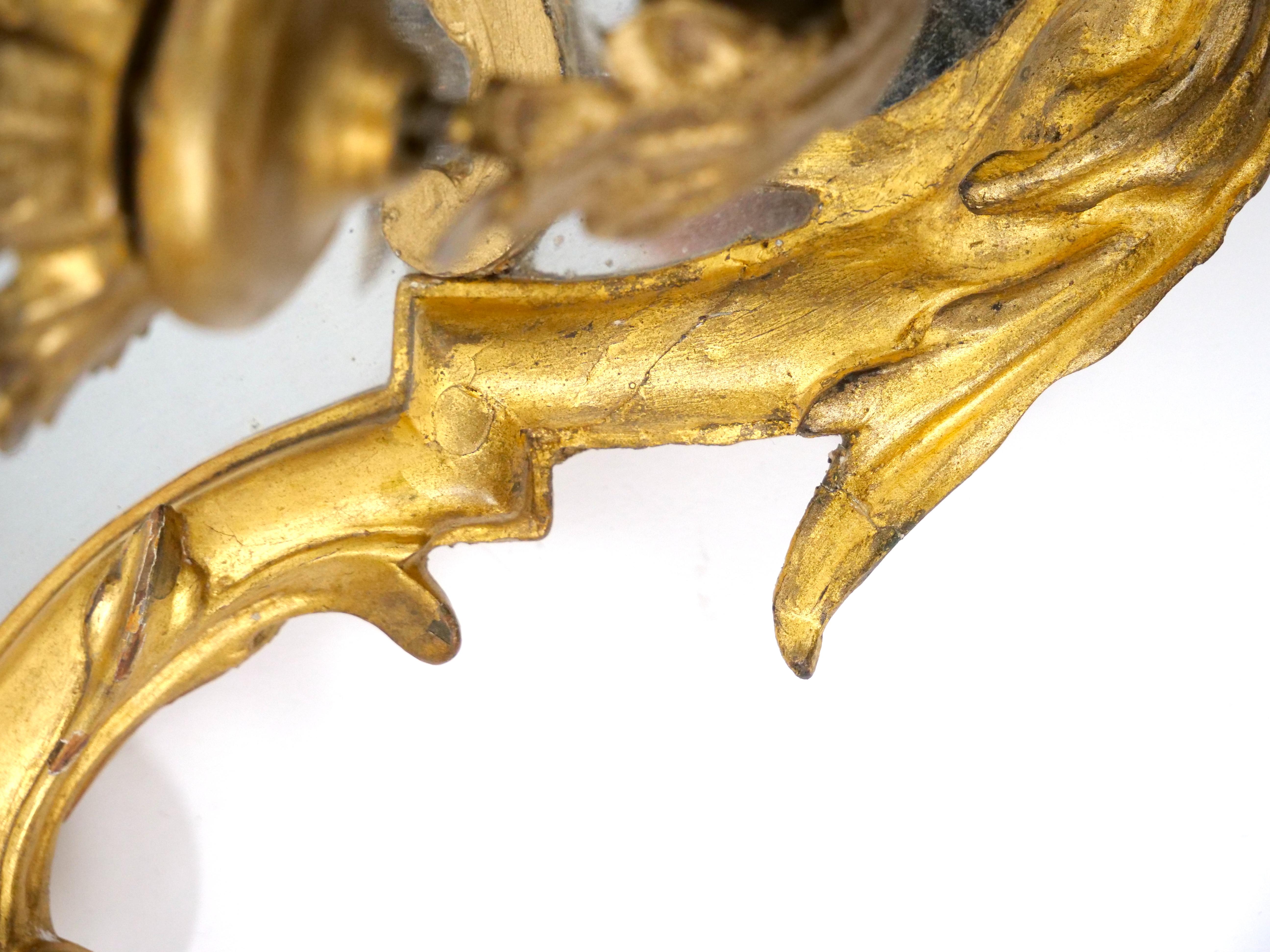 Paire de miroirs décoratifs Girandoles avec cadre en bois doré du 19ème siècle en vente 5