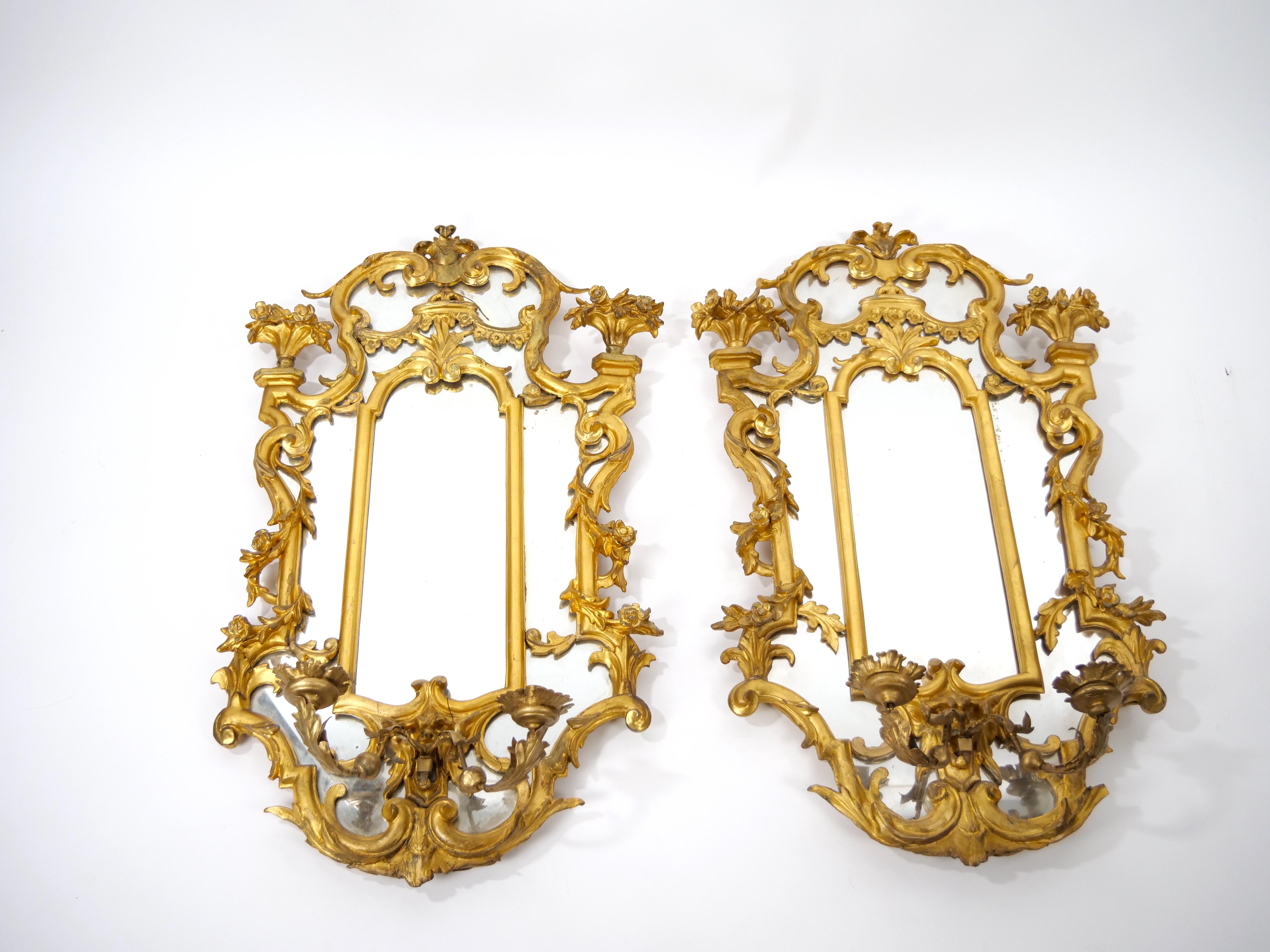Dekorative Girandolen-Spiegel mit vergoldetem Holzrahmen, 19. Jahrhundert, Paar (Louis XVI.) im Angebot