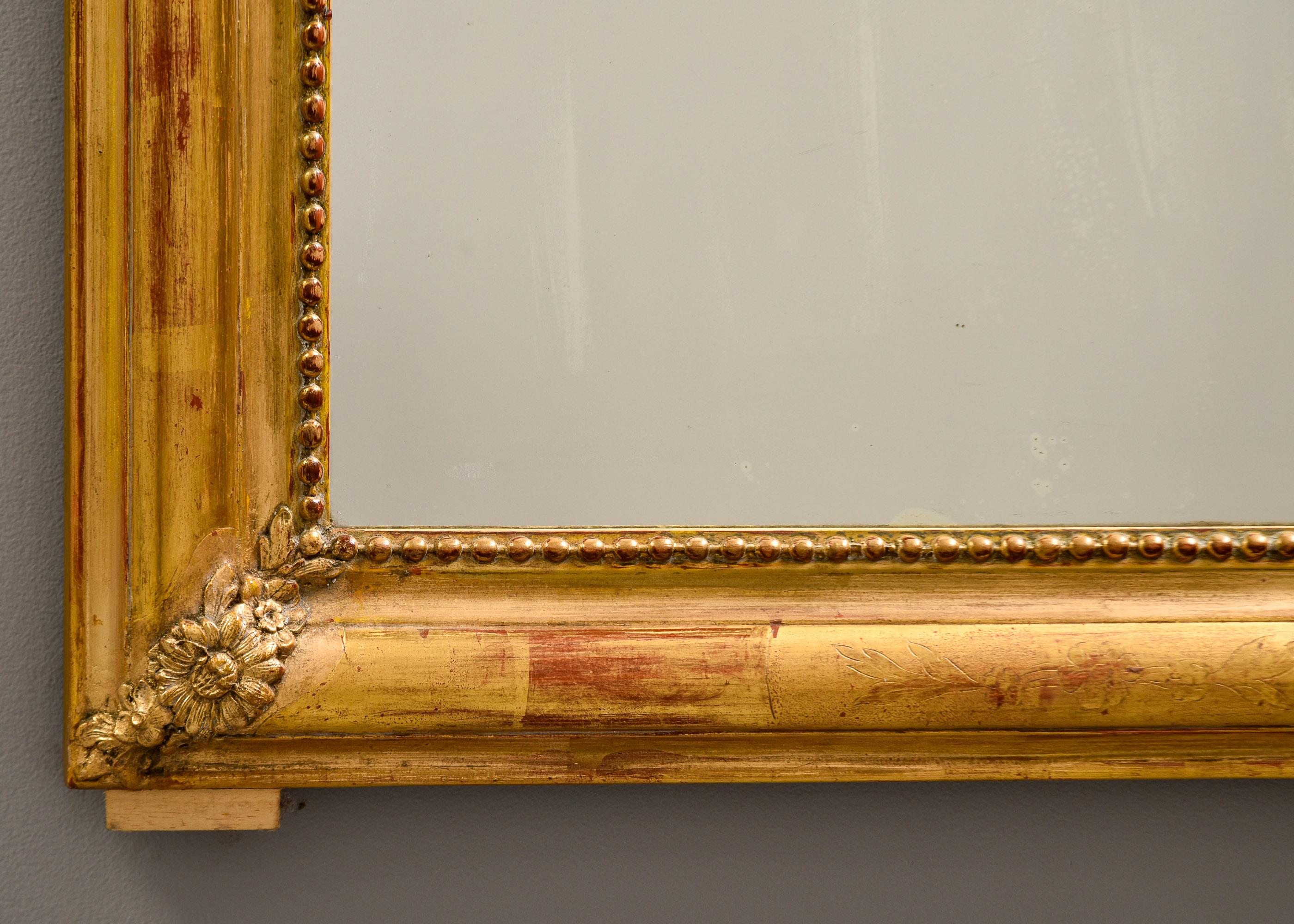 Siglo XIX Madera Dorada  Marco Espejo Louis Philippe con Esquinas Decoradas en venta 7