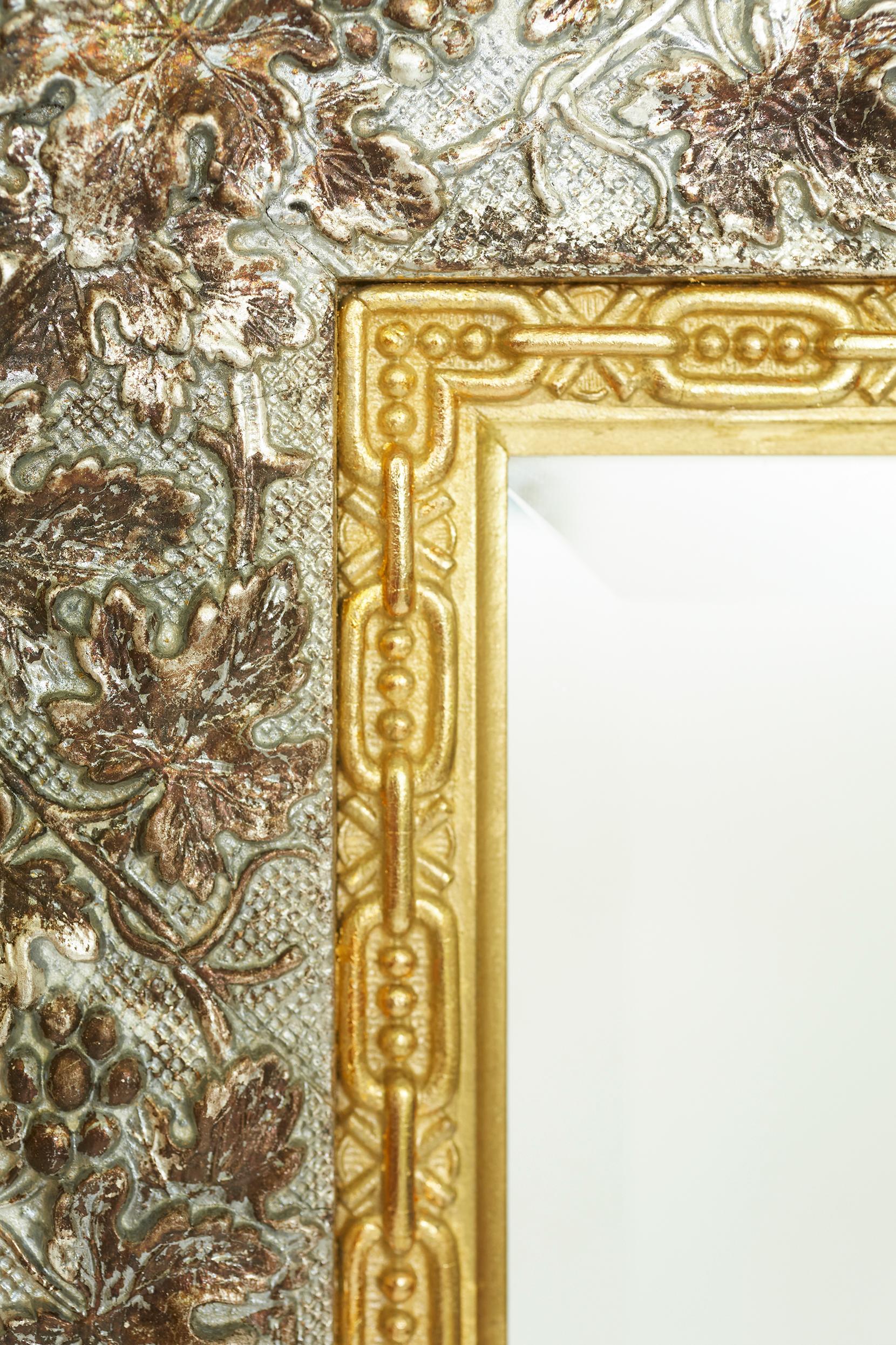 19. Jahrhundert vergoldetes Holz gerahmt abgeschrägter Wandspiegel (Europäisch) im Angebot