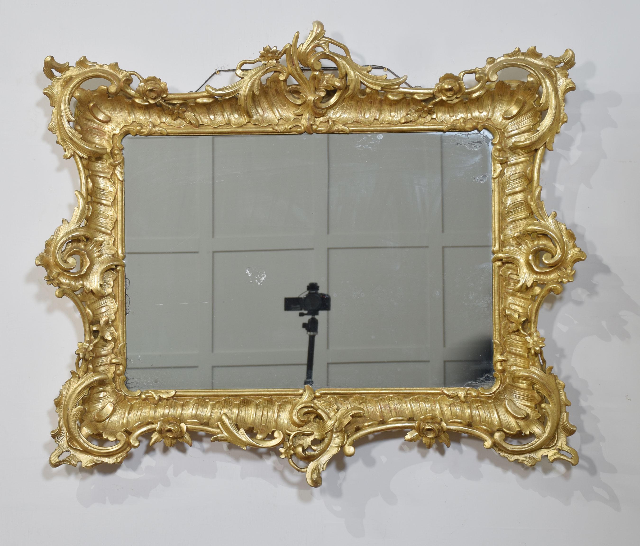 19th century gilt-wood rectangular wall mirror For Sale 2