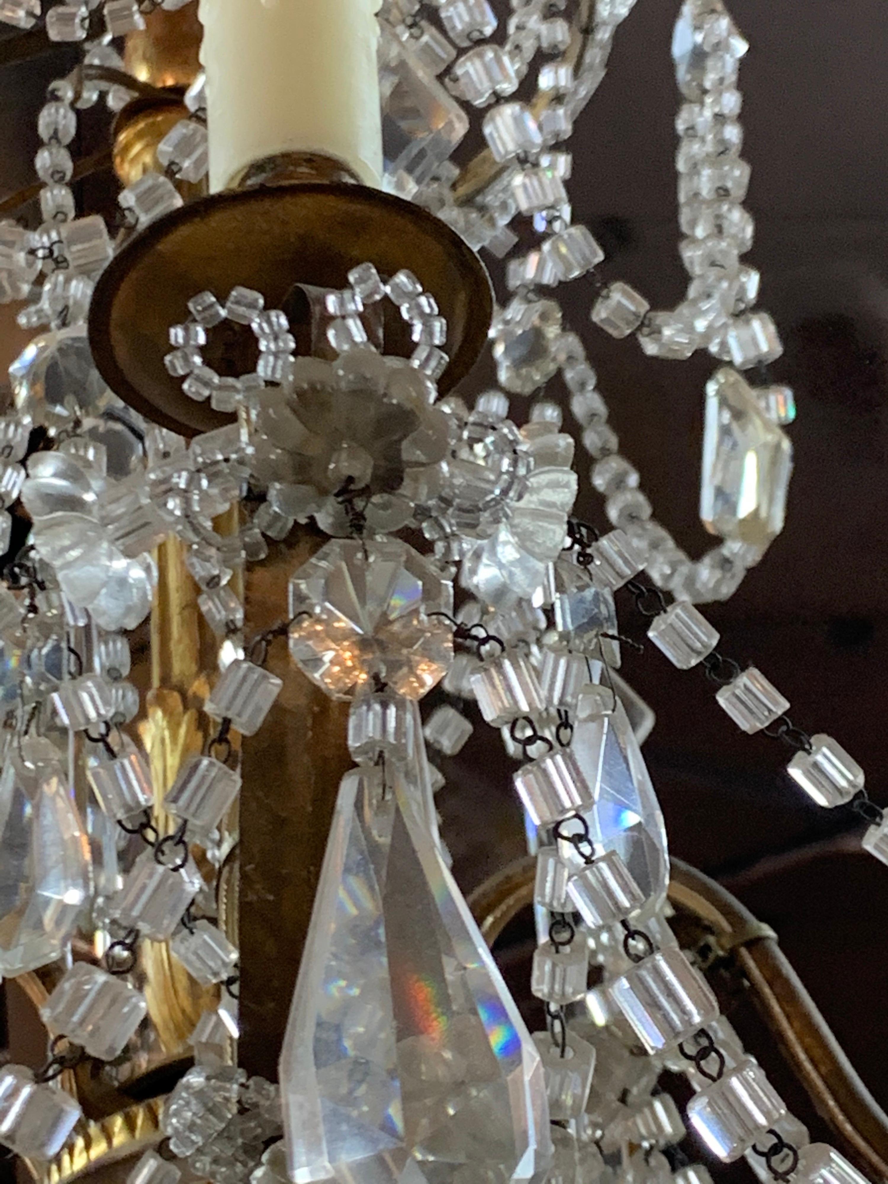 6-Licht-Kronleuchter aus vergoldetem Holz und Kristall aus dem 19. Jahrhundert 1
