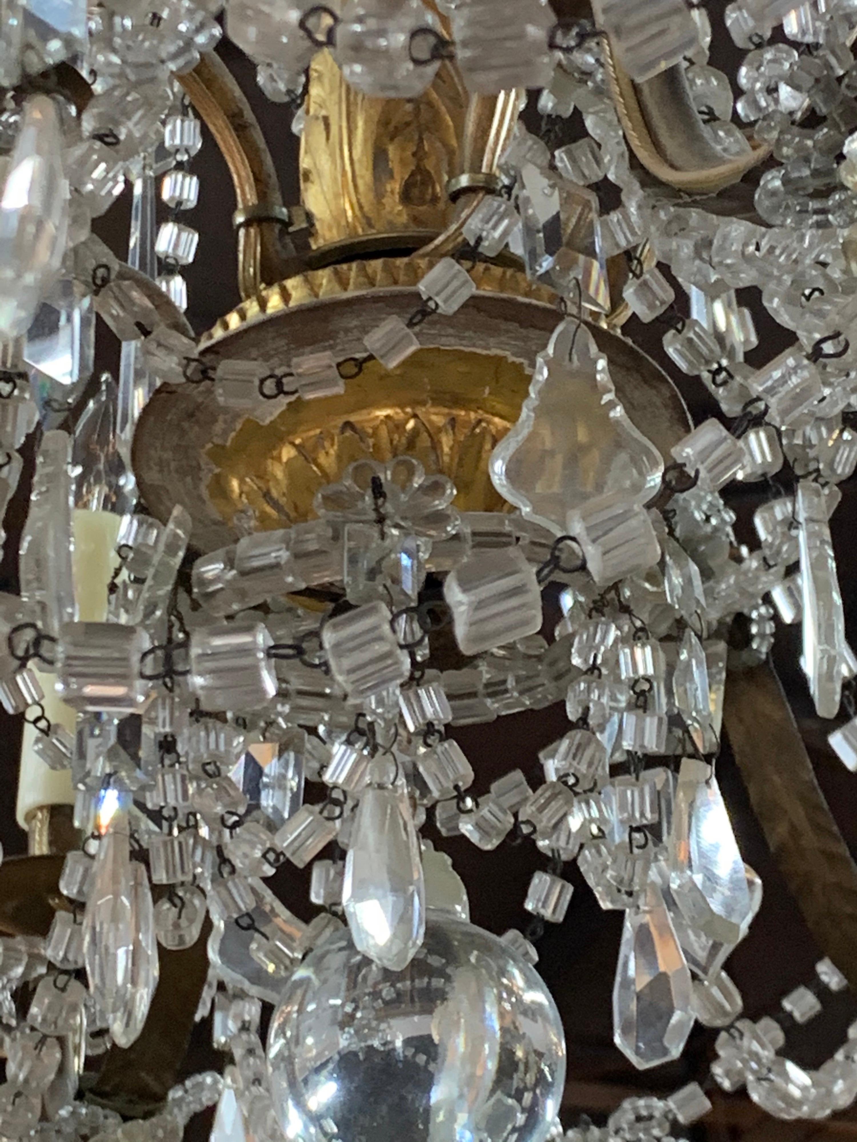 6-Licht-Kronleuchter aus vergoldetem Holz und Kristall aus dem 19. Jahrhundert 2