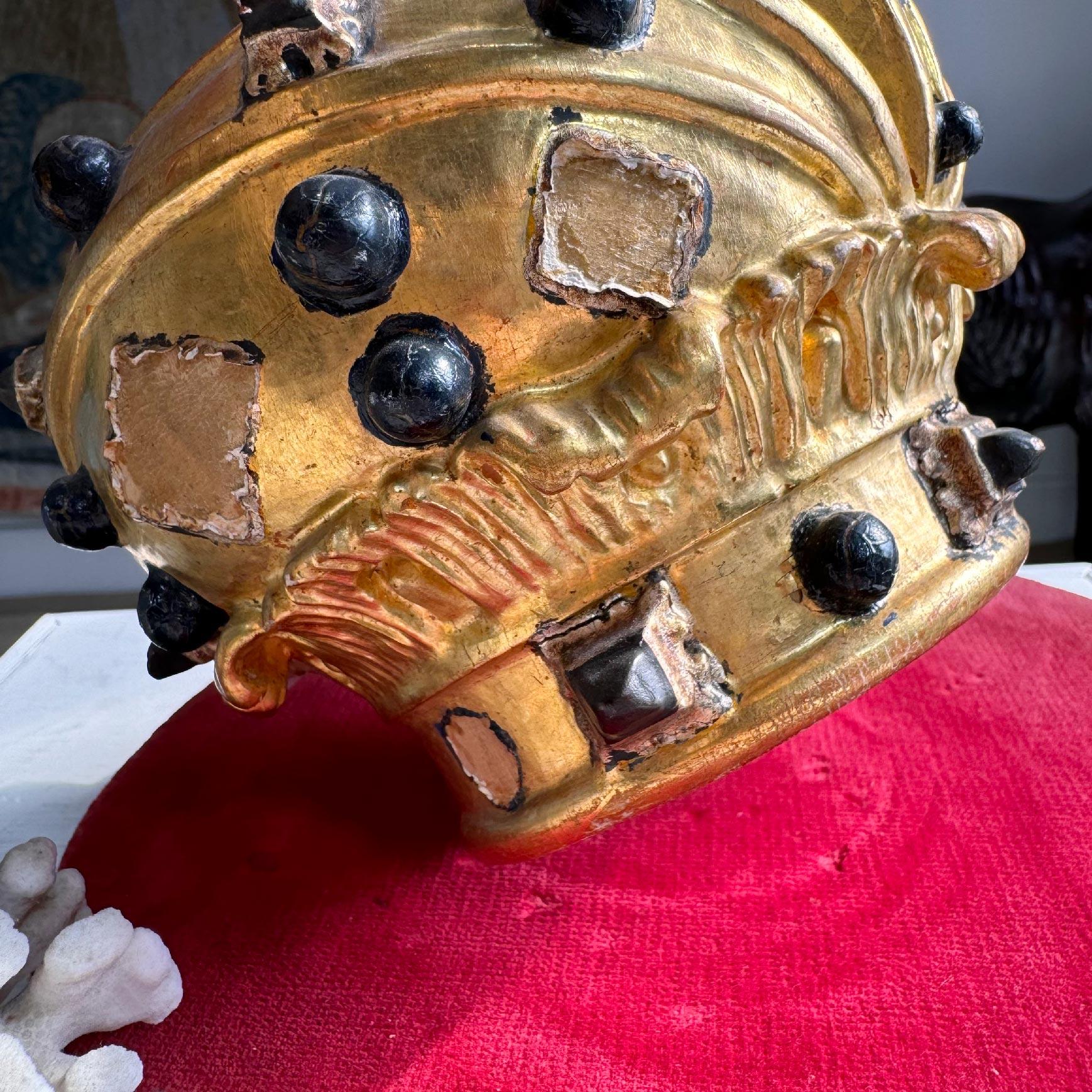 19th Century Giltwood and Gesso Catholic Processional Crown In Good Condition For Sale In Hastings, GB