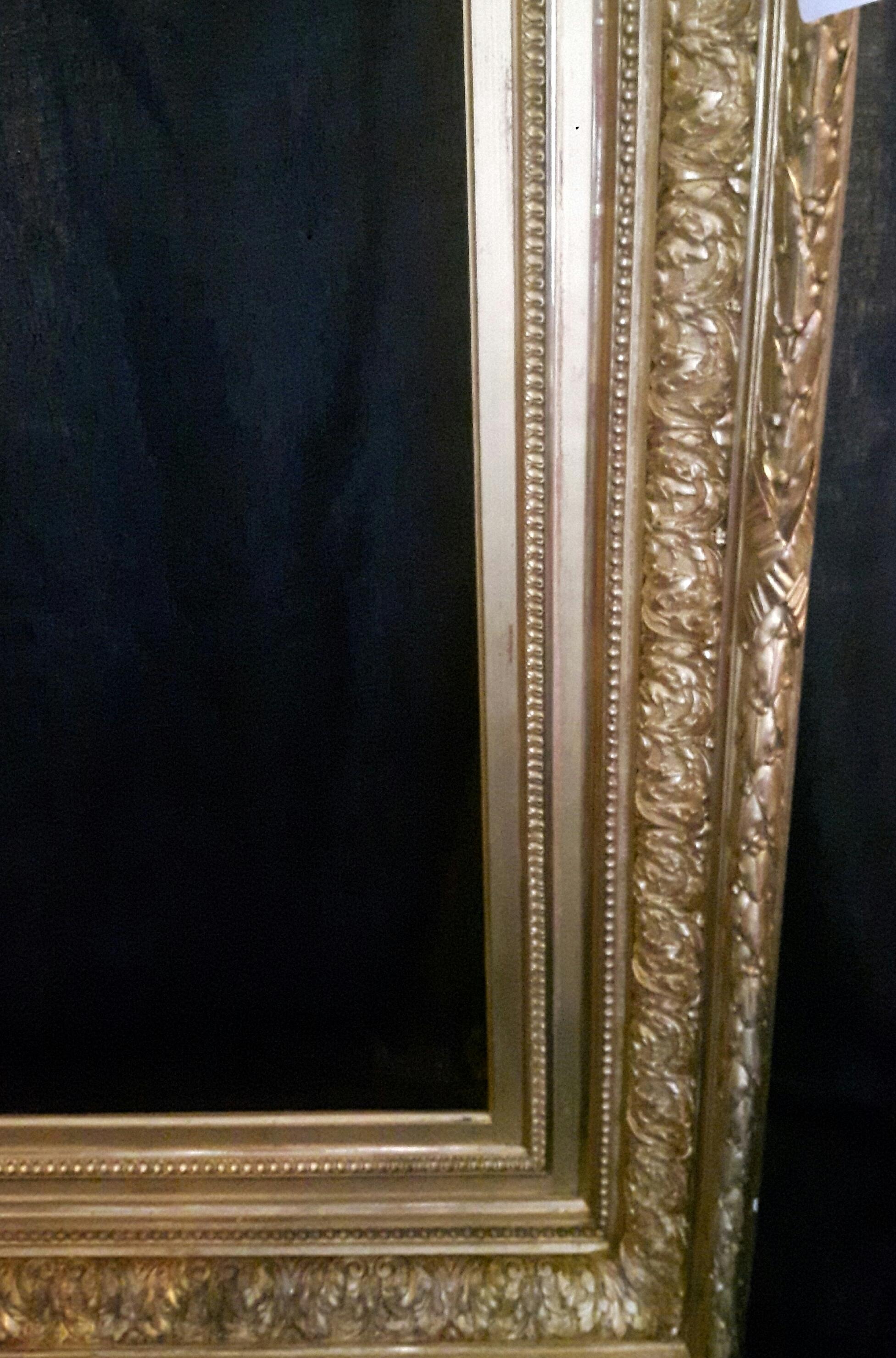 Brossé Cadre en bois doré et gesso du 19ème siècle en vente