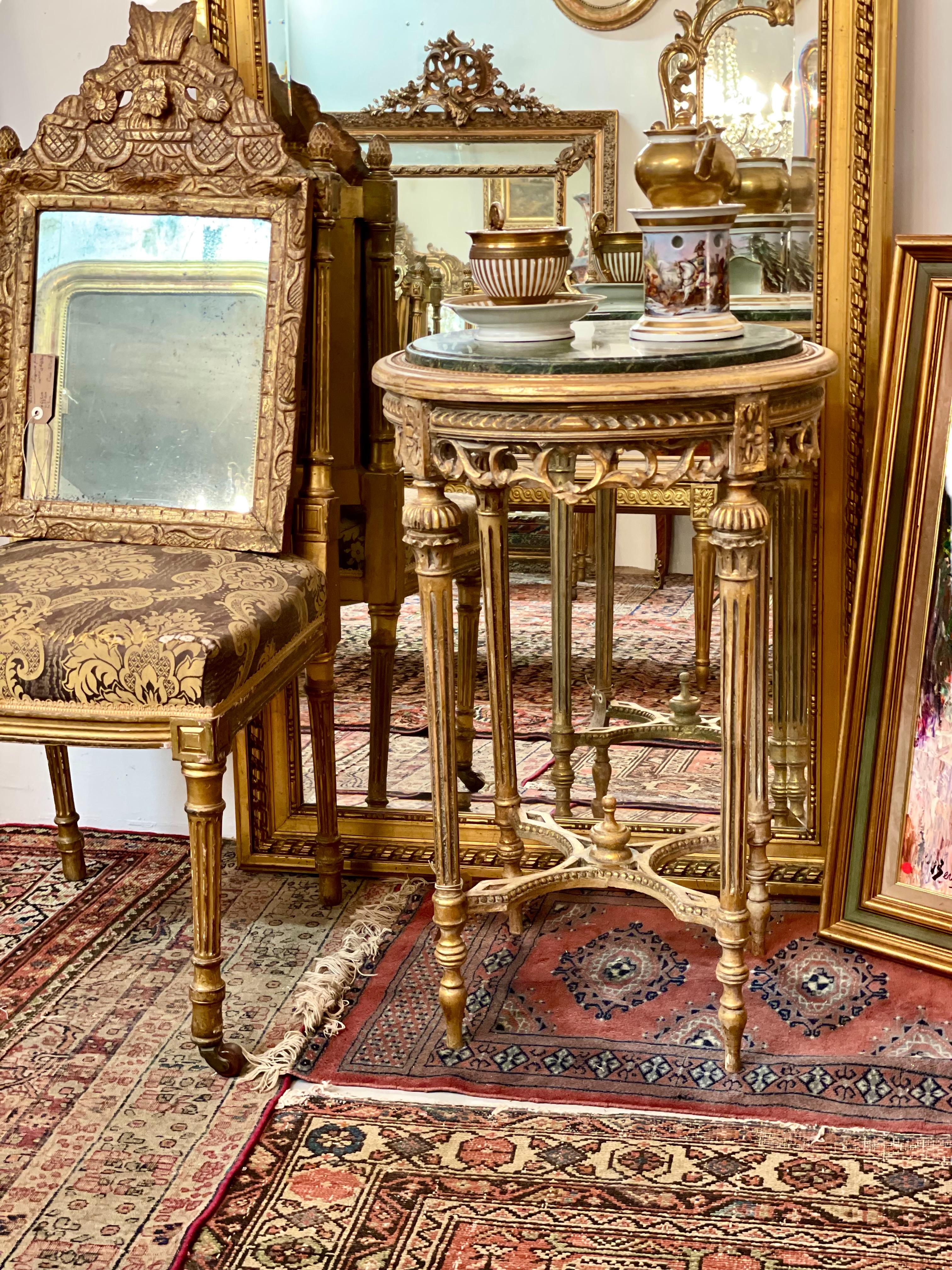 Table de Gueridon en bois doré et marbre vert du 19e siècle en vente 6