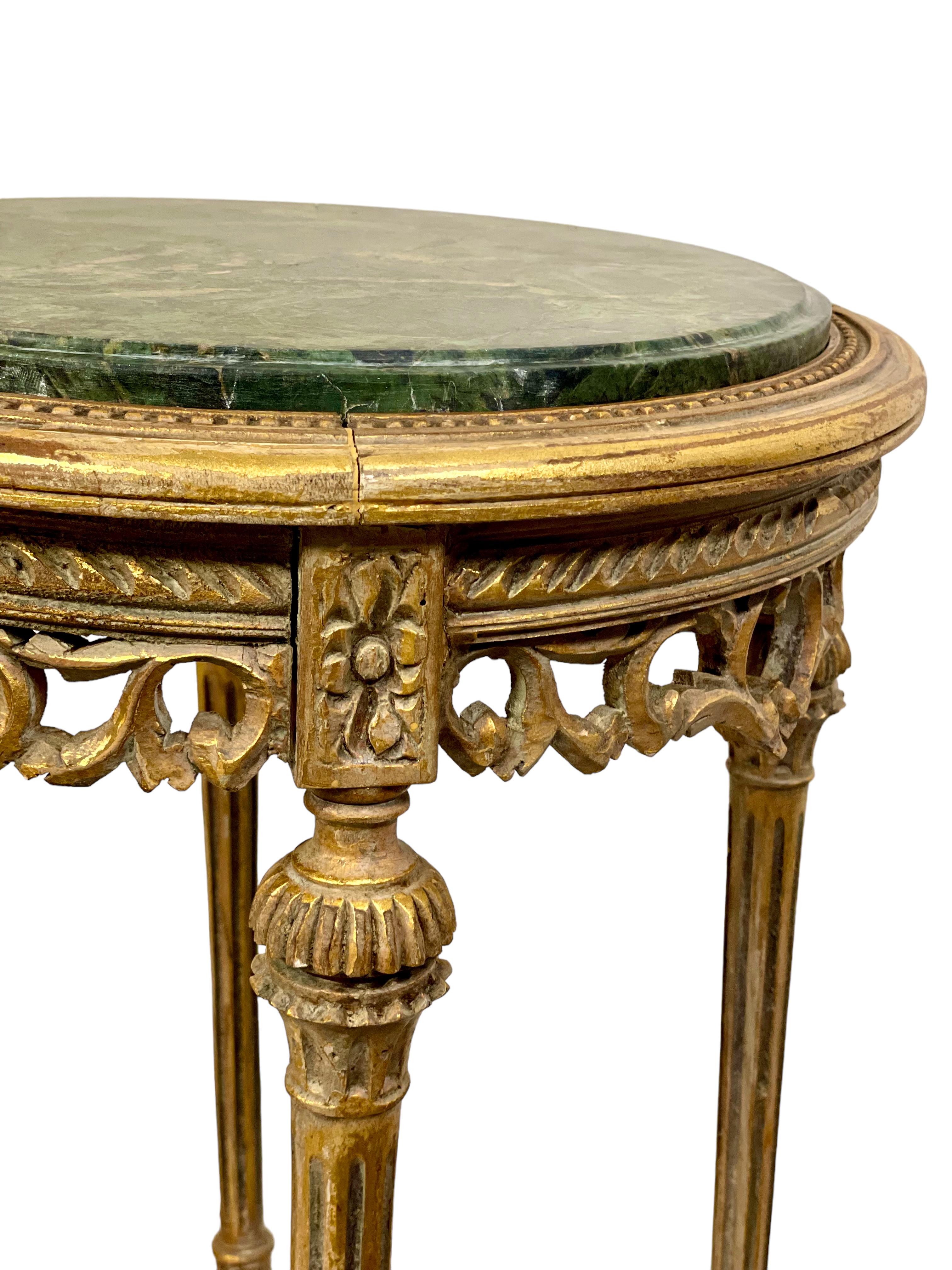XIXe siècle Table de Gueridon en bois doré et marbre vert du 19e siècle en vente