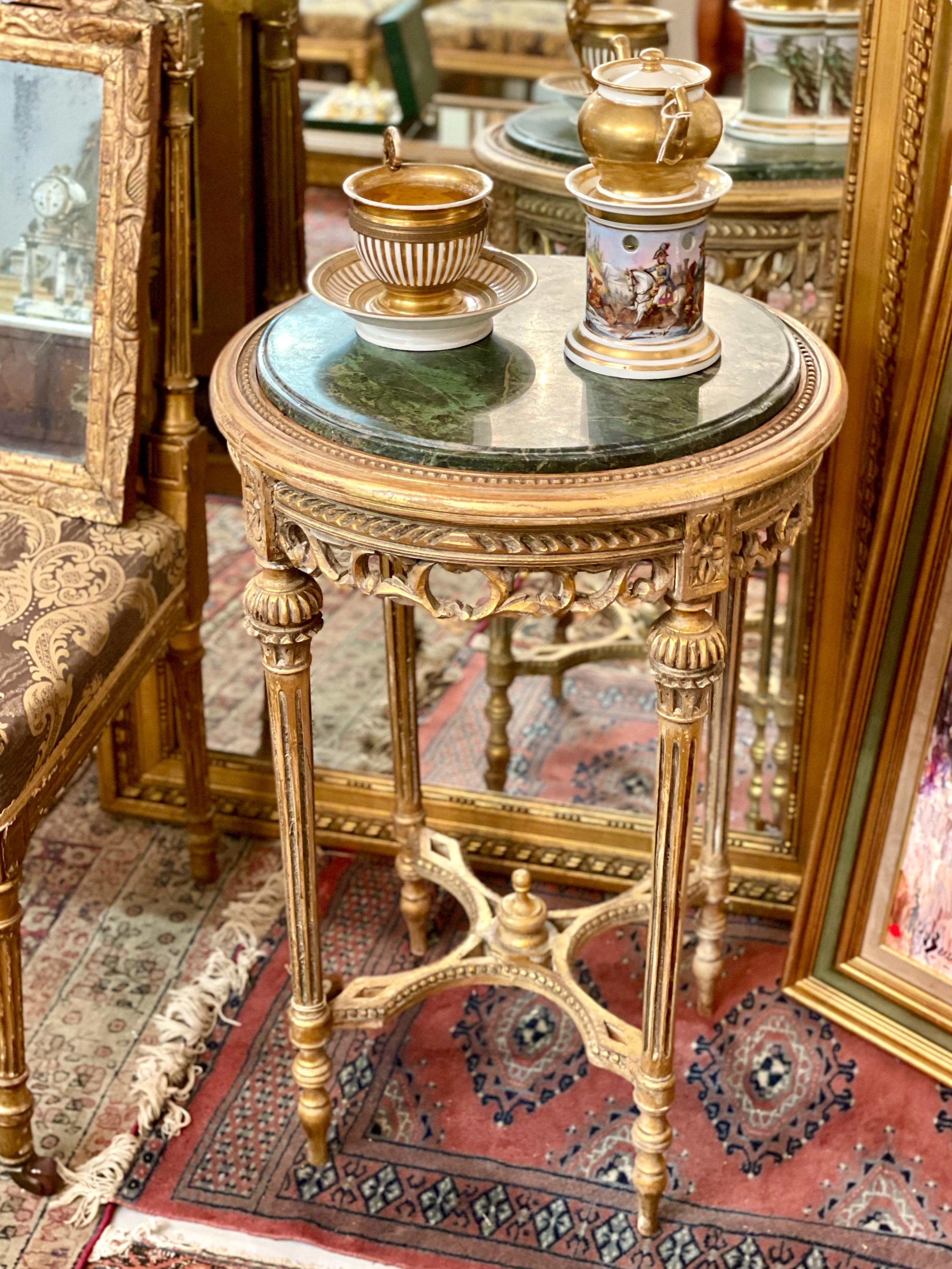 Marbre Table de Gueridon en bois doré et marbre vert du 19e siècle en vente