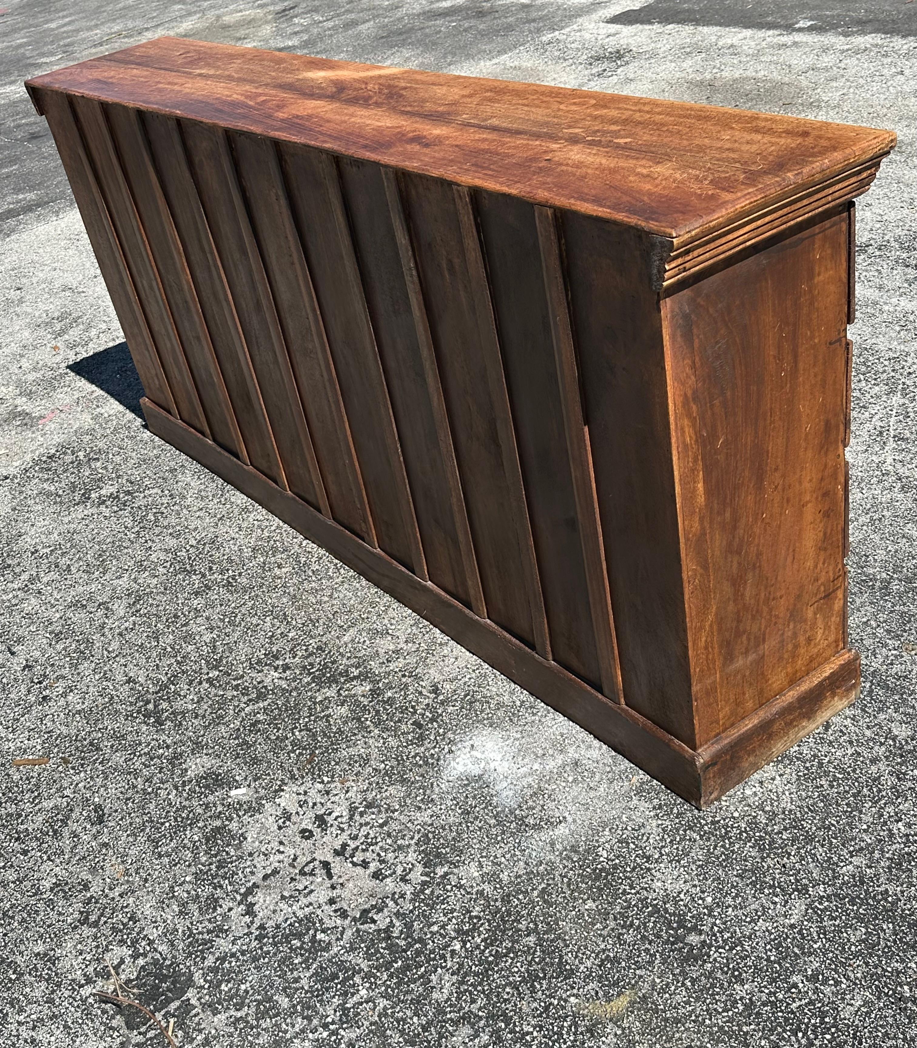 Aparador Credenza Española Siglo XIX Madera Tallada Giltwood en venta 5