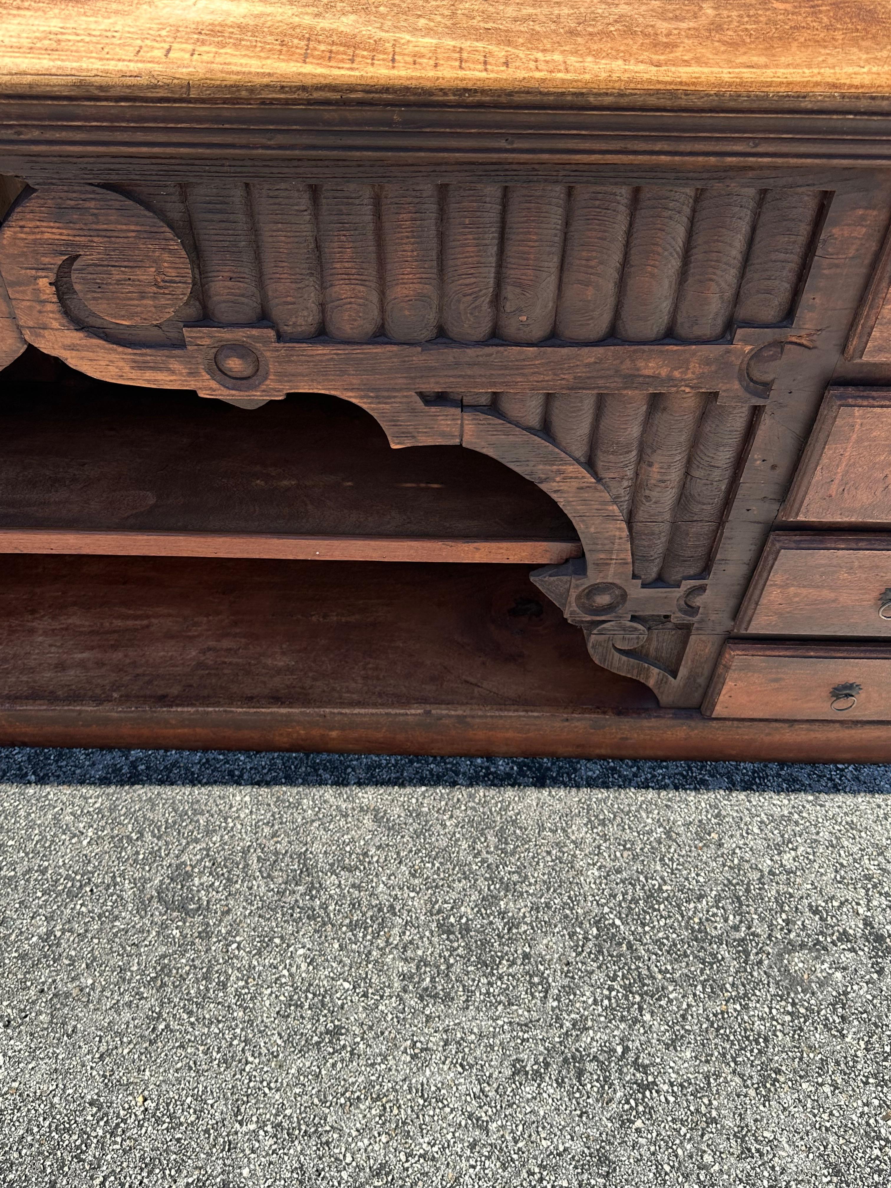 Aparador Credenza Española Siglo XIX Madera Tallada Giltwood en venta 6