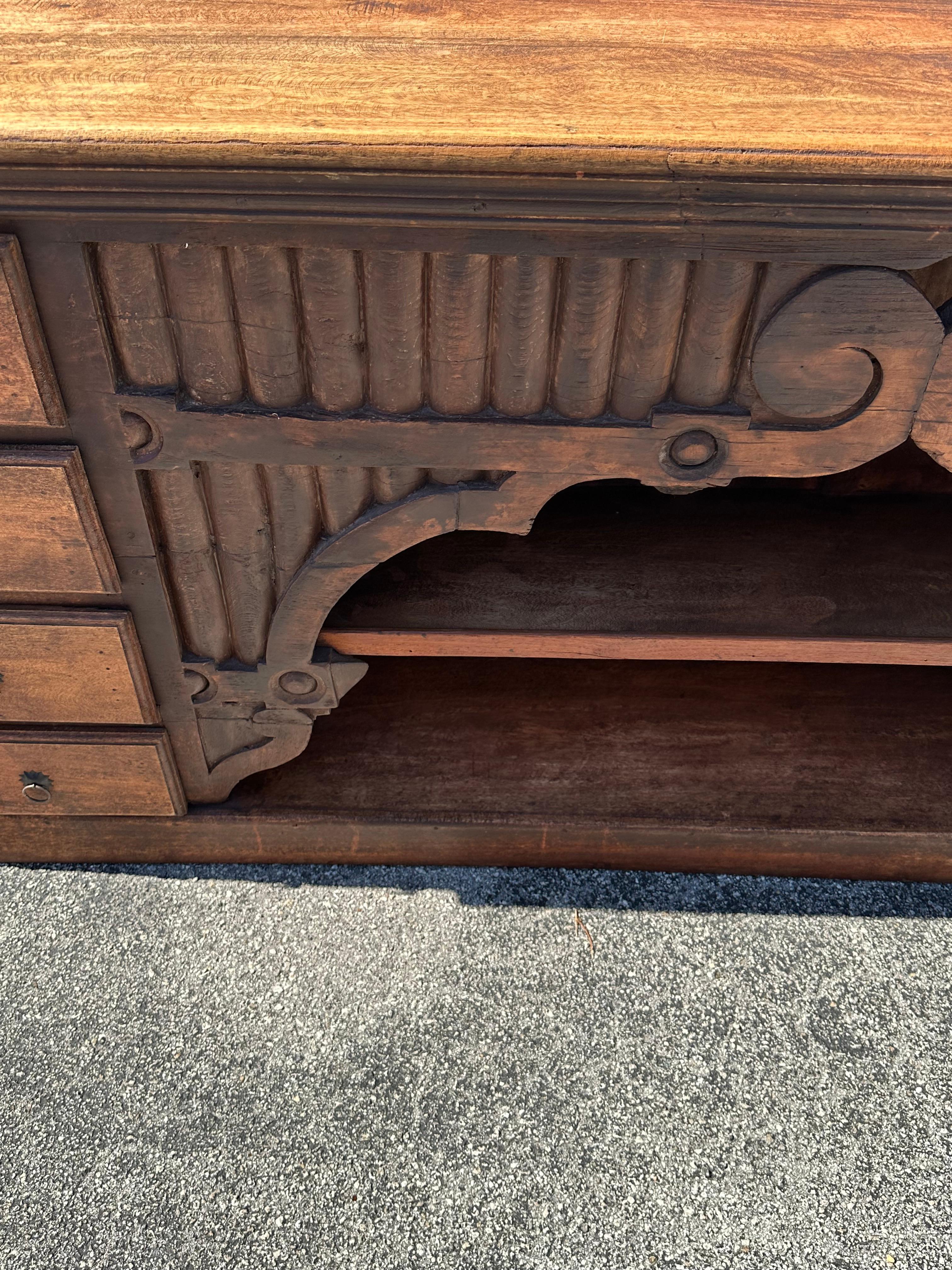 Aparador Credenza Española Siglo XIX Madera Tallada Giltwood en venta 8