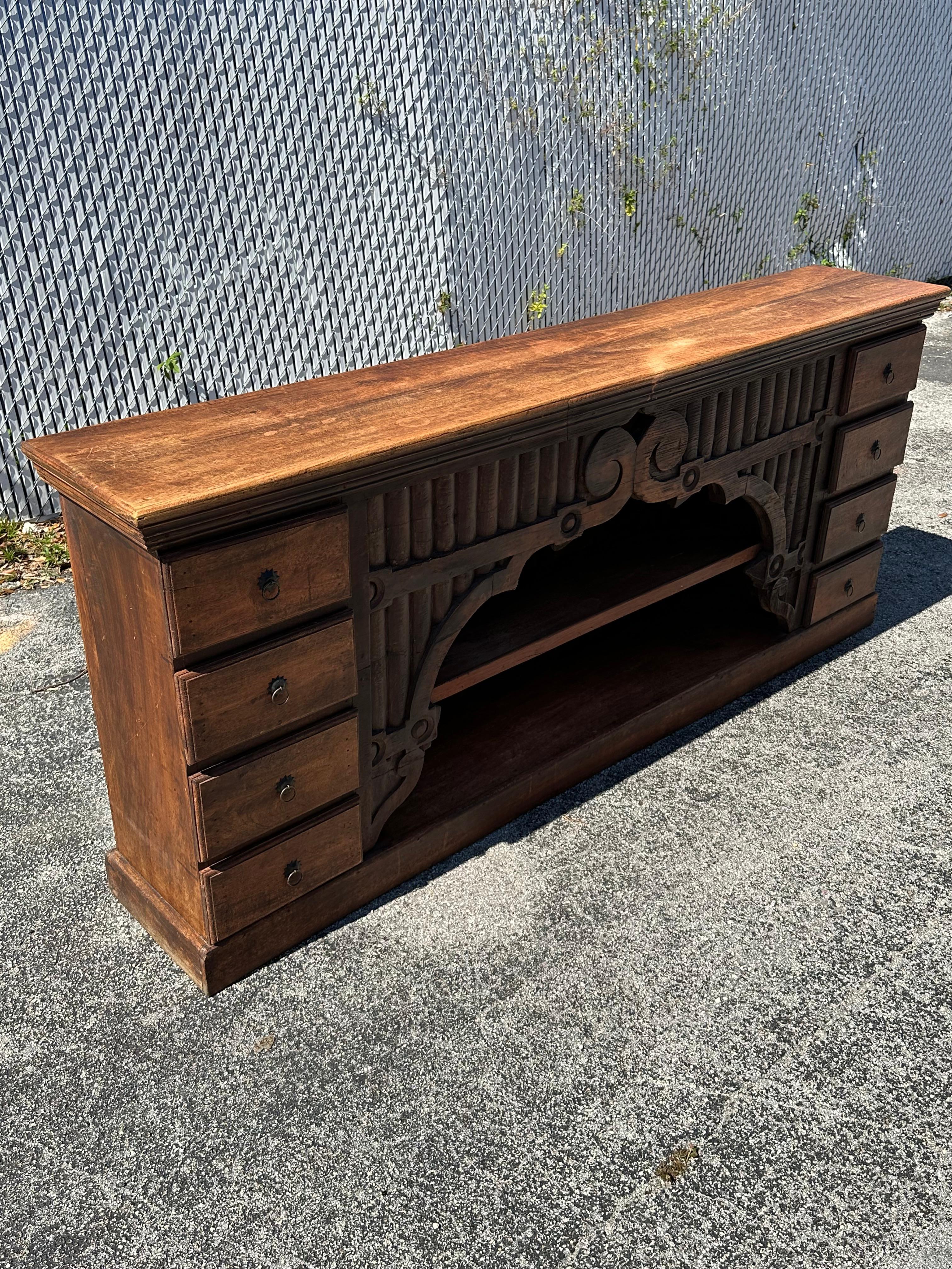 Aparador Credenza Española Siglo XIX Madera Tallada Giltwood en venta 2