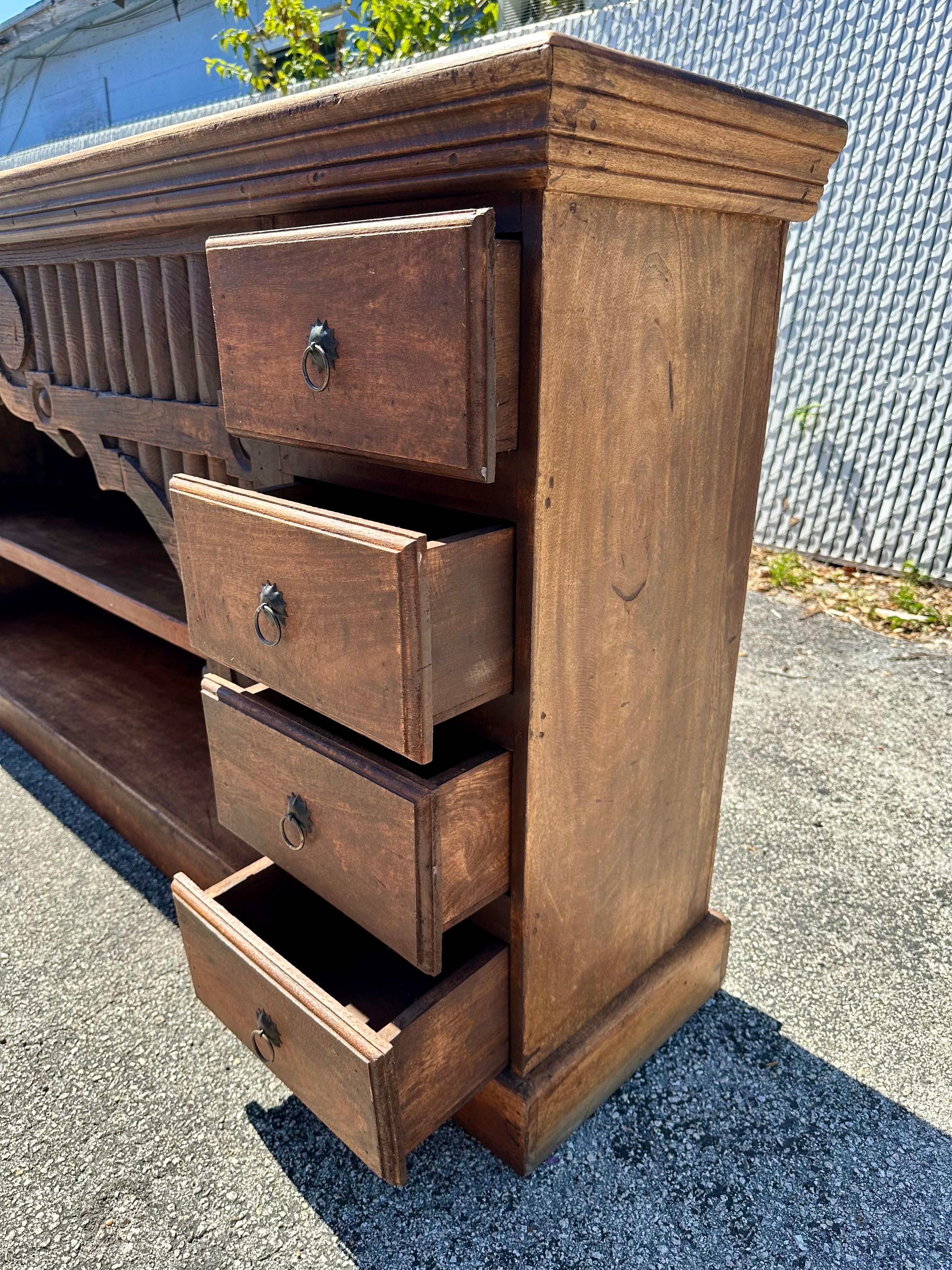 Aparador Credenza Española Siglo XIX Madera Tallada Giltwood en venta 4