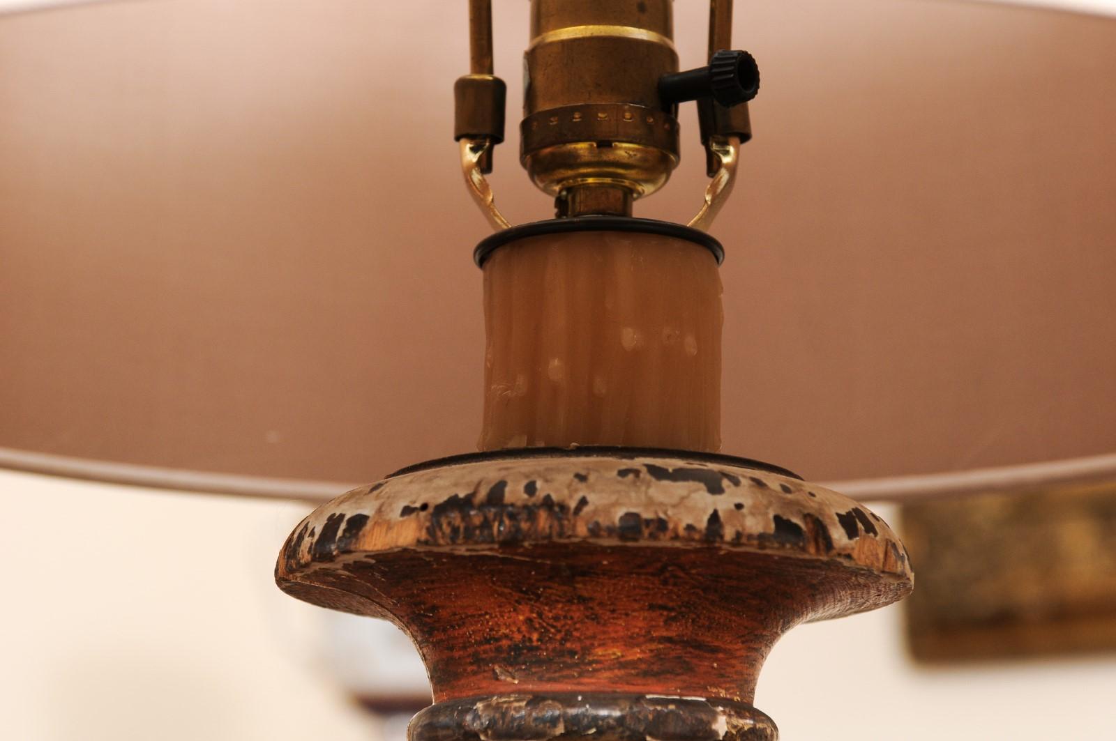 Lampadaire continental en bois doré du XIXe siècle avec abat-jour en vente 4