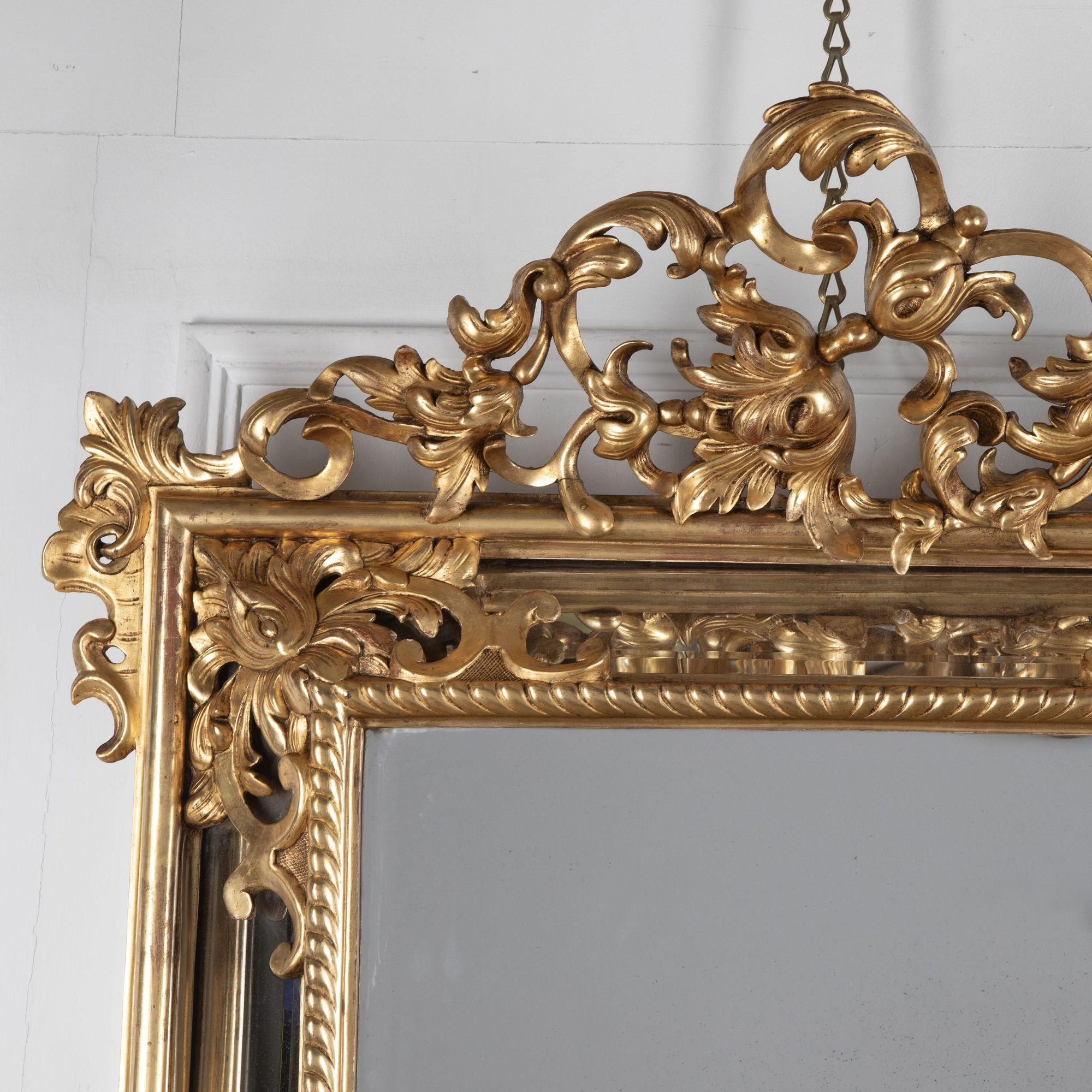 Giltwood-Kissen-Spiegel aus dem 19. (Vergoldetes Holz) im Angebot