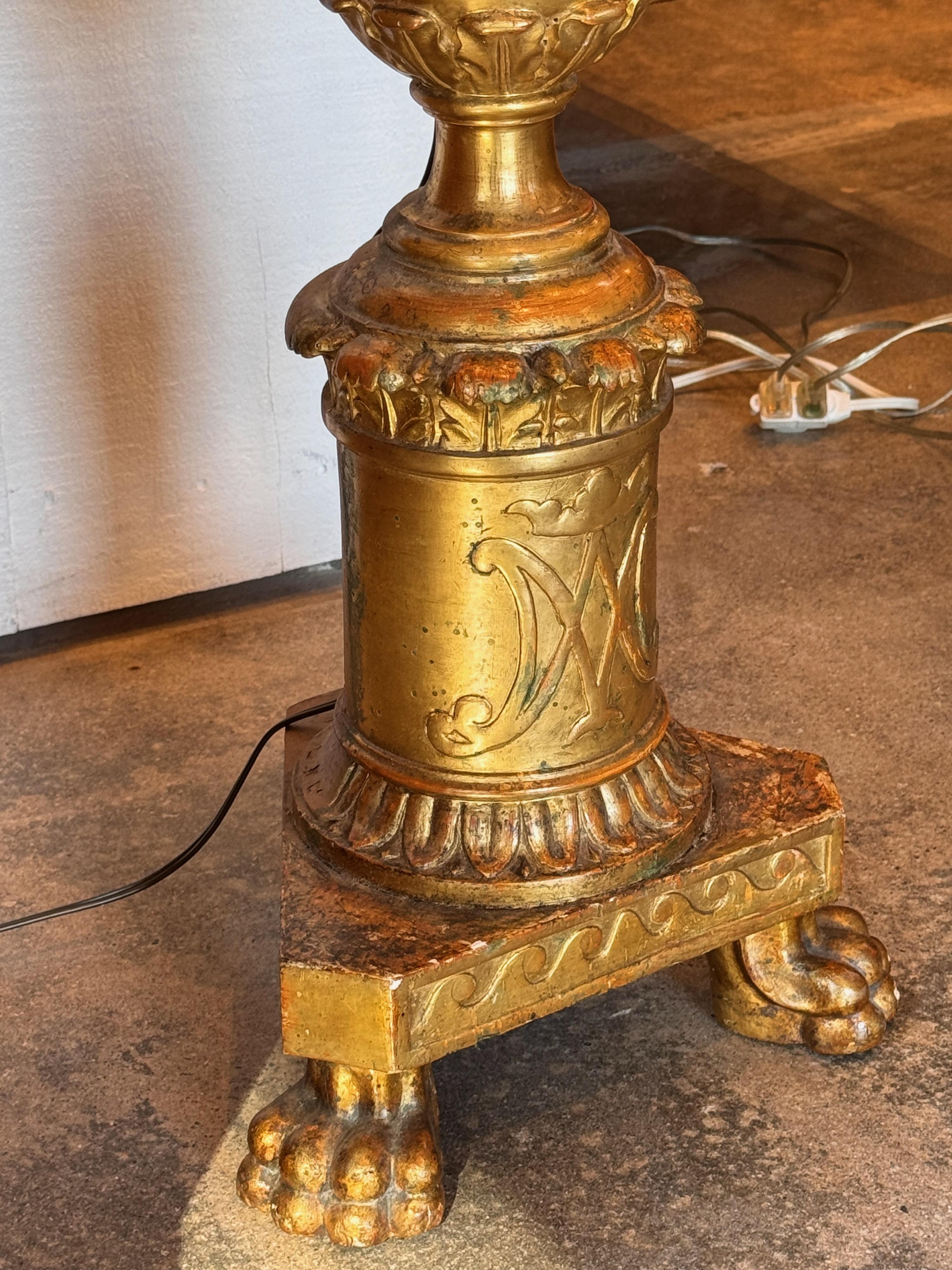 Lampadaire en bois doré du XIXe siècle en vente 6