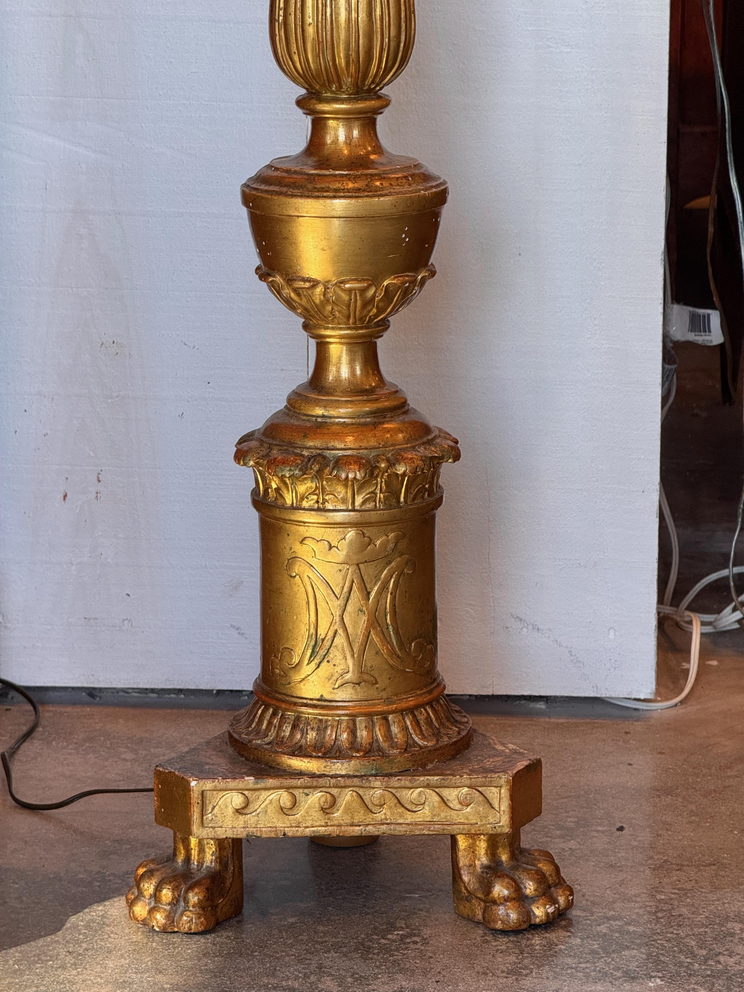 Lampadaire en bois doré du XIXe siècle en vente 1