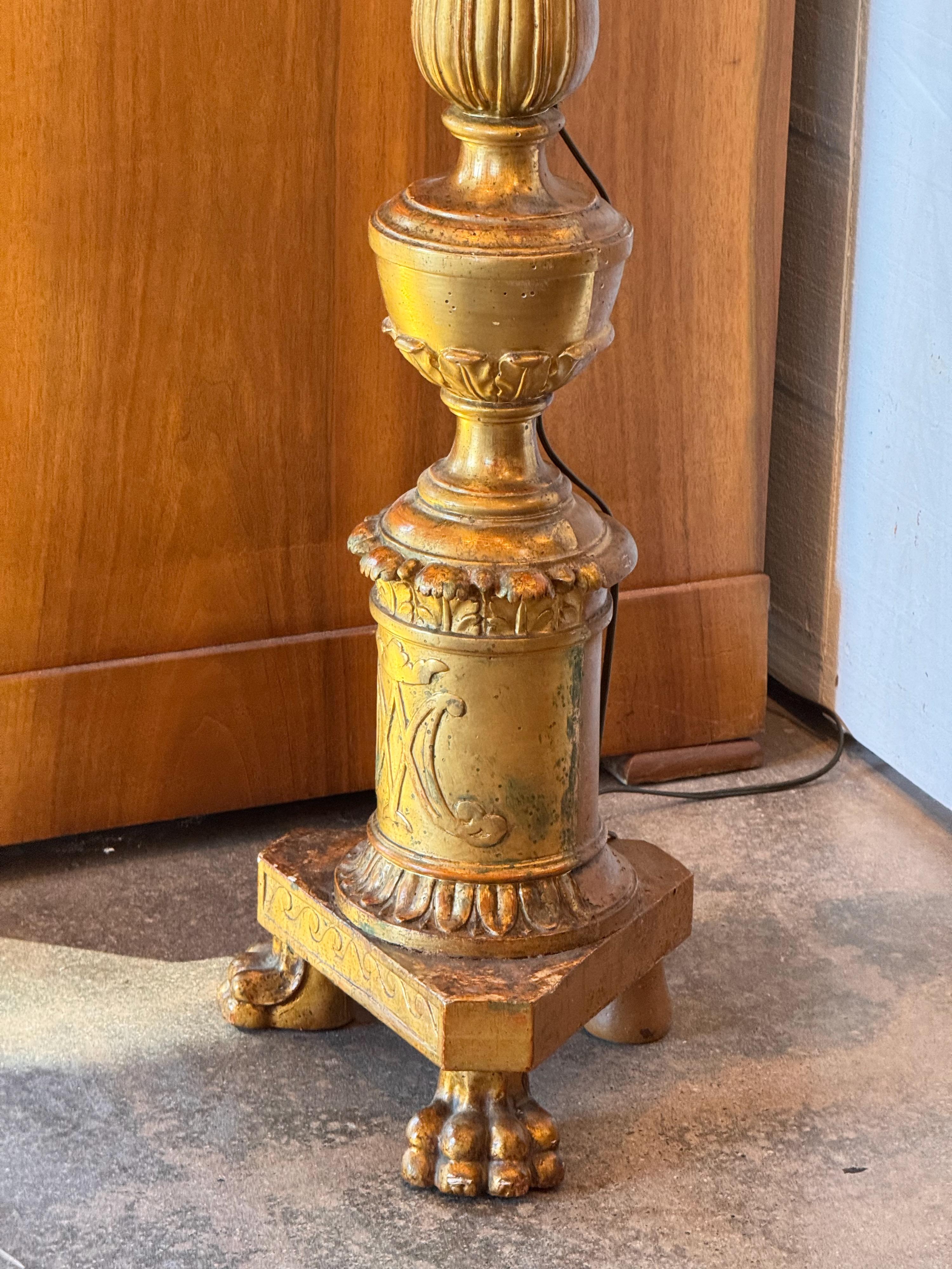 Lampadaire en bois doré du XIXe siècle en vente 3