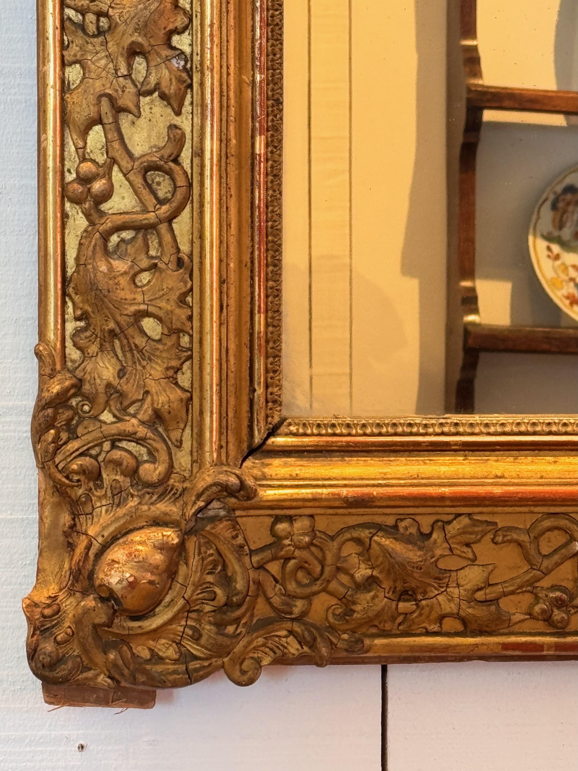 Specchio francese in legno dorato del XIX secolo in vendita 1