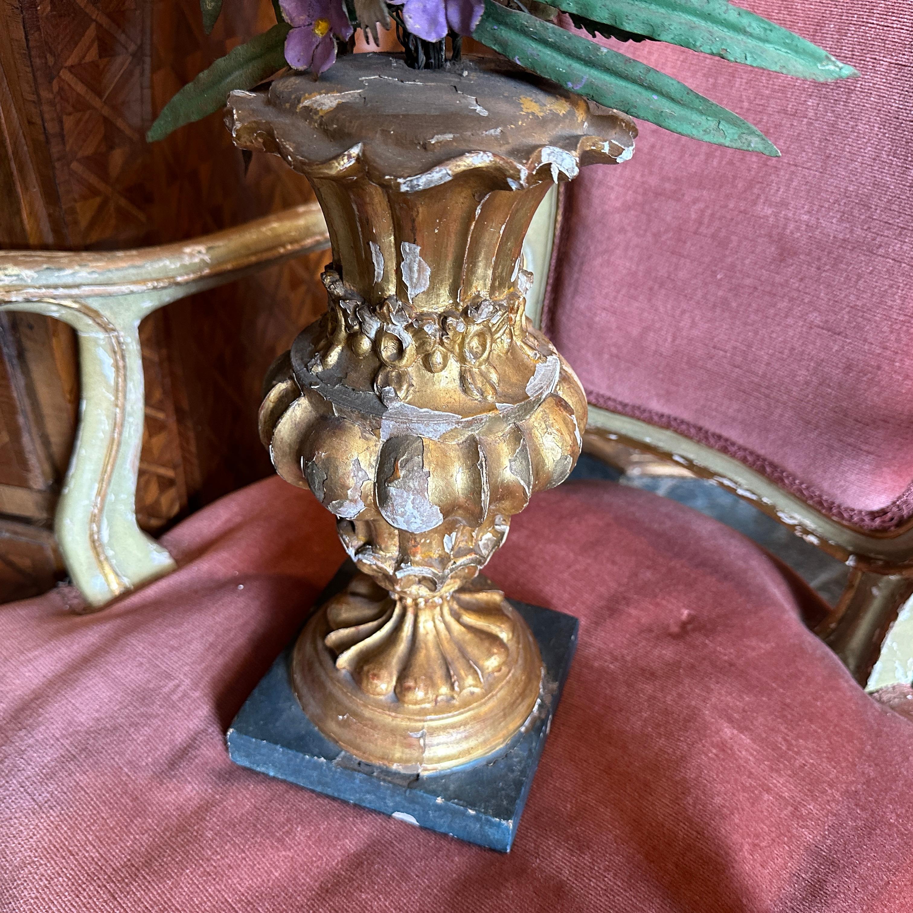 Sicilian 19th Century GiltWood Italian Decorative Palm Holder with Flower Composition For Sale