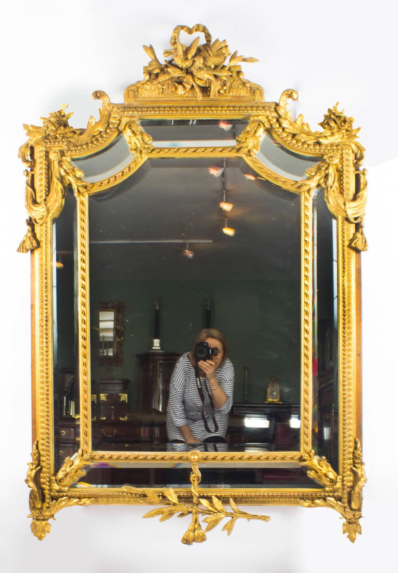 19th Century Giltwood Louis Revival Overmantel Cushion Mirror In Excellent Condition In London, GB