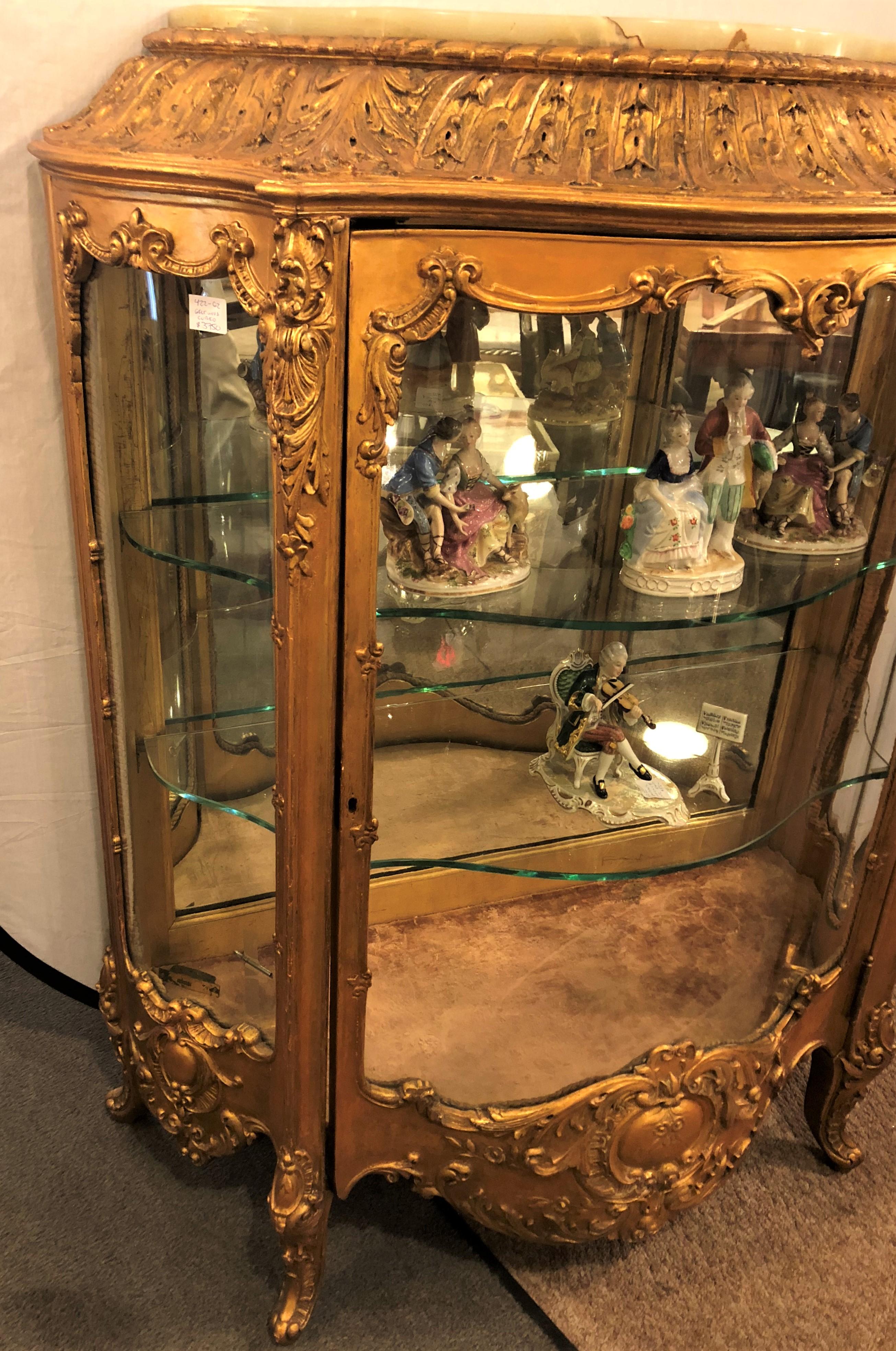 19th Century Giltwood Louis XV Carved Lighted Curio Vitrine Showcase Cabinet 6