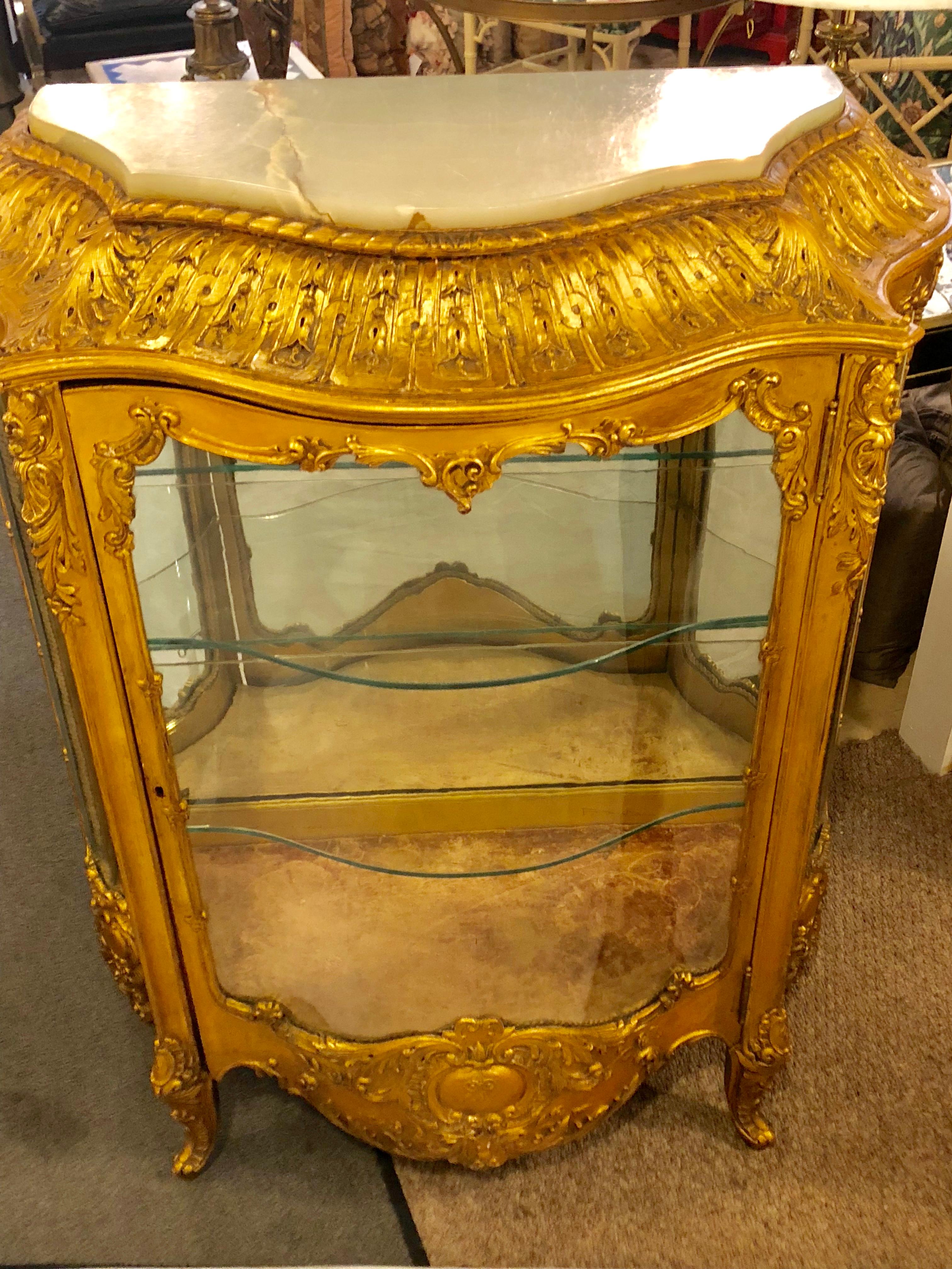 French 19th Century Giltwood Louis XV Carved Lighted Curio Vitrine Showcase Cabinet