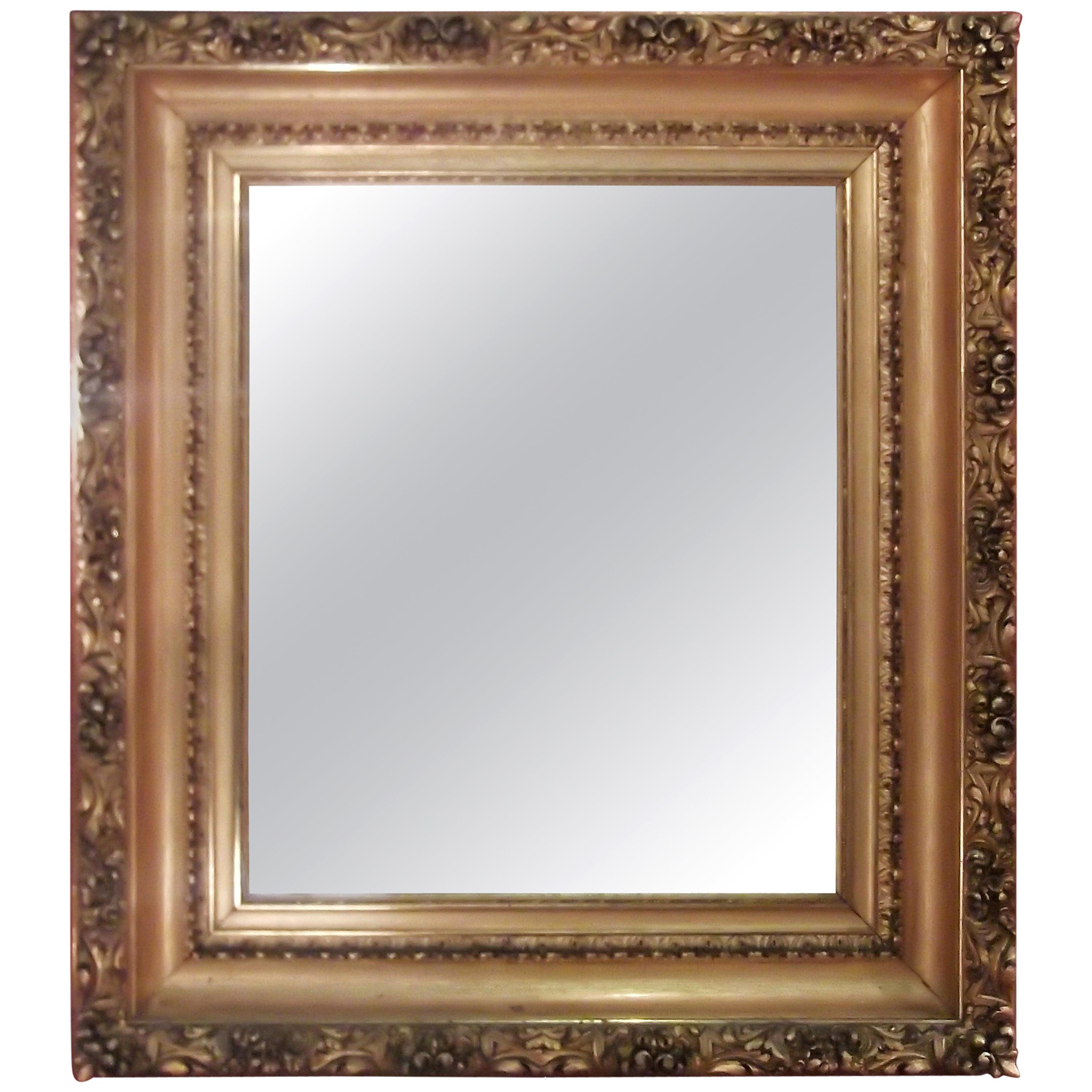 Miroir en bois doré du XIXe siècle