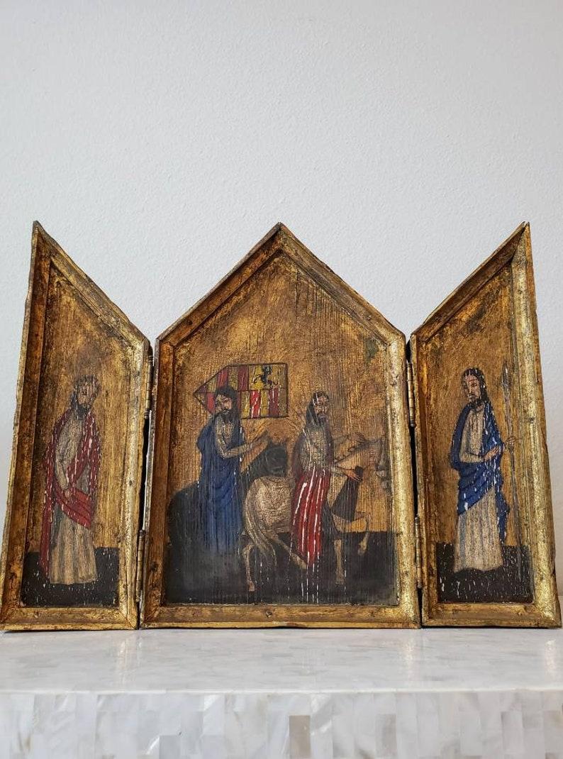 Néo-gothique Triptyque d'autel religieux peint à la main du 19e siècle Icône Art ecclésiastique en vente