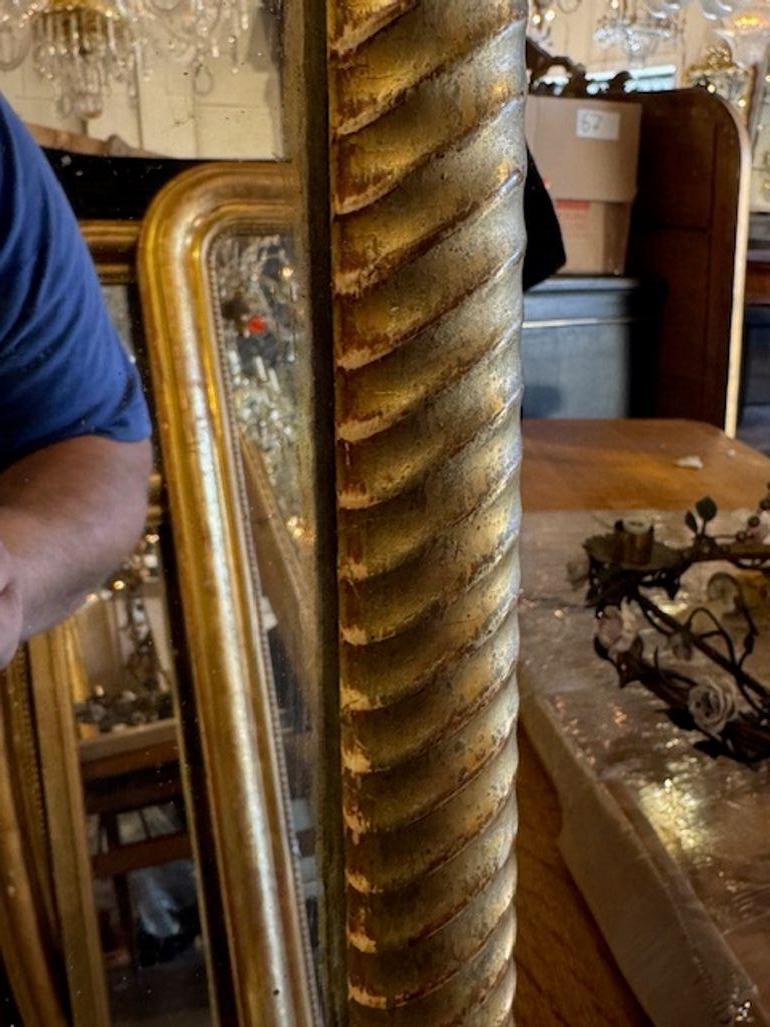 Specchio di transizione in legno dorato del XIX secolo in vendita 1