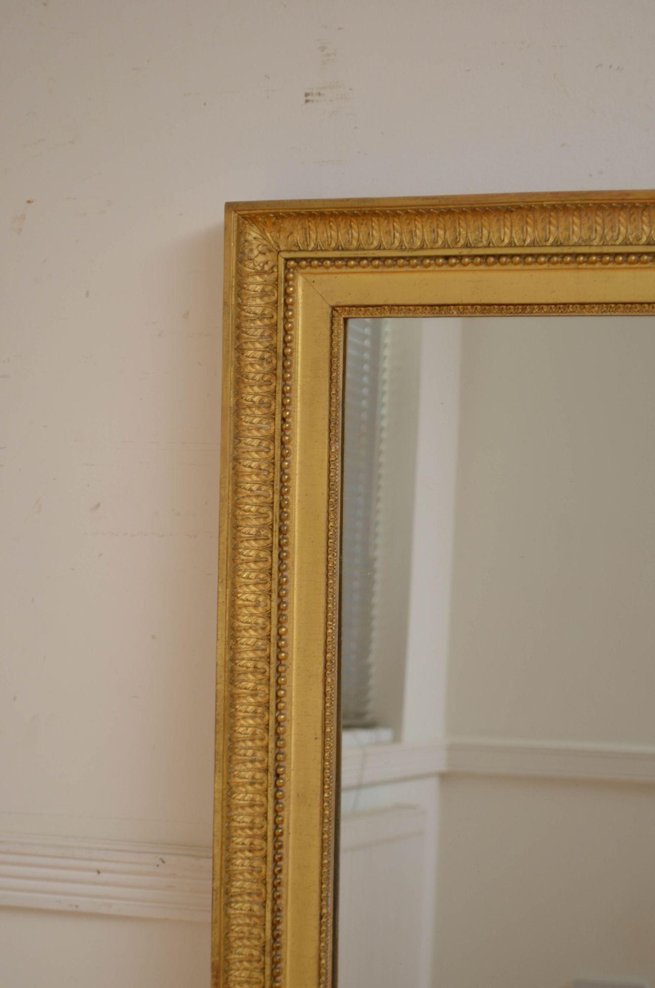 Feuille d'or Miroir mural en bois doré du 19ème siècle H150cm en vente