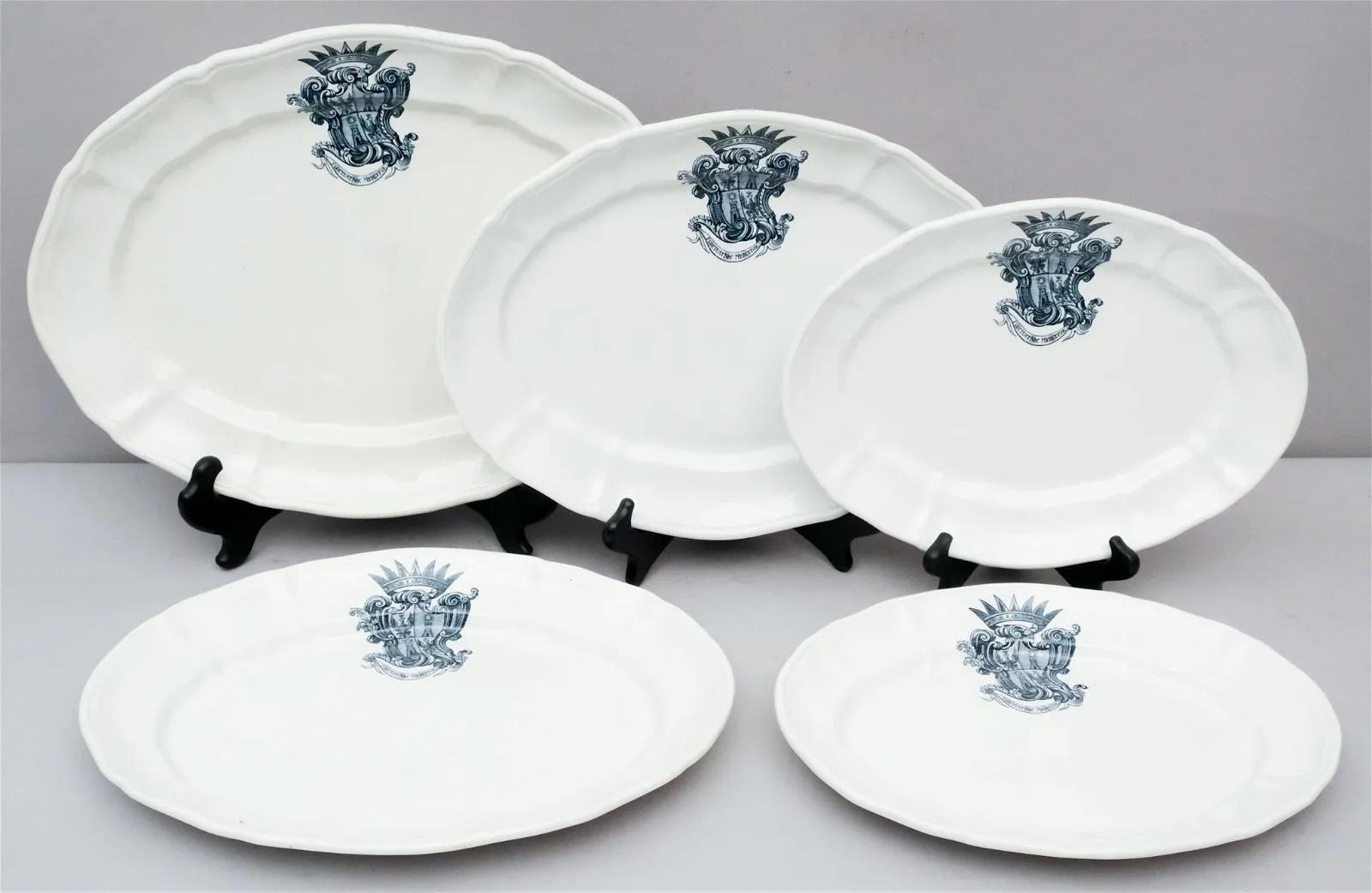 19th Century Ginori Armorial Porcelain Serving Pieces Platters and Tureen In Good Condition For Sale In Essex, MA