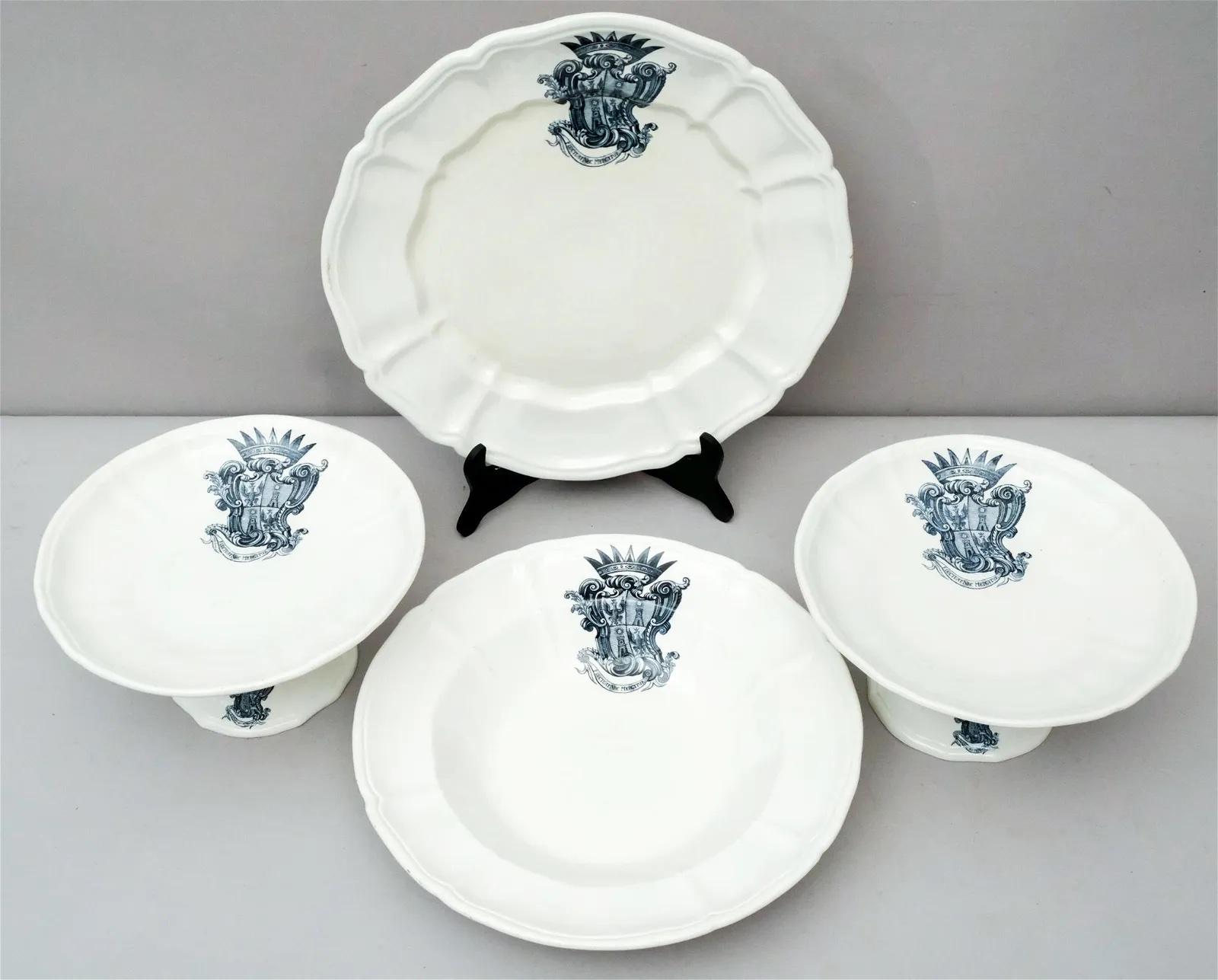 19th Century Ginori Armorial Porcelain Serving Pieces Platters and Tureen For Sale 1