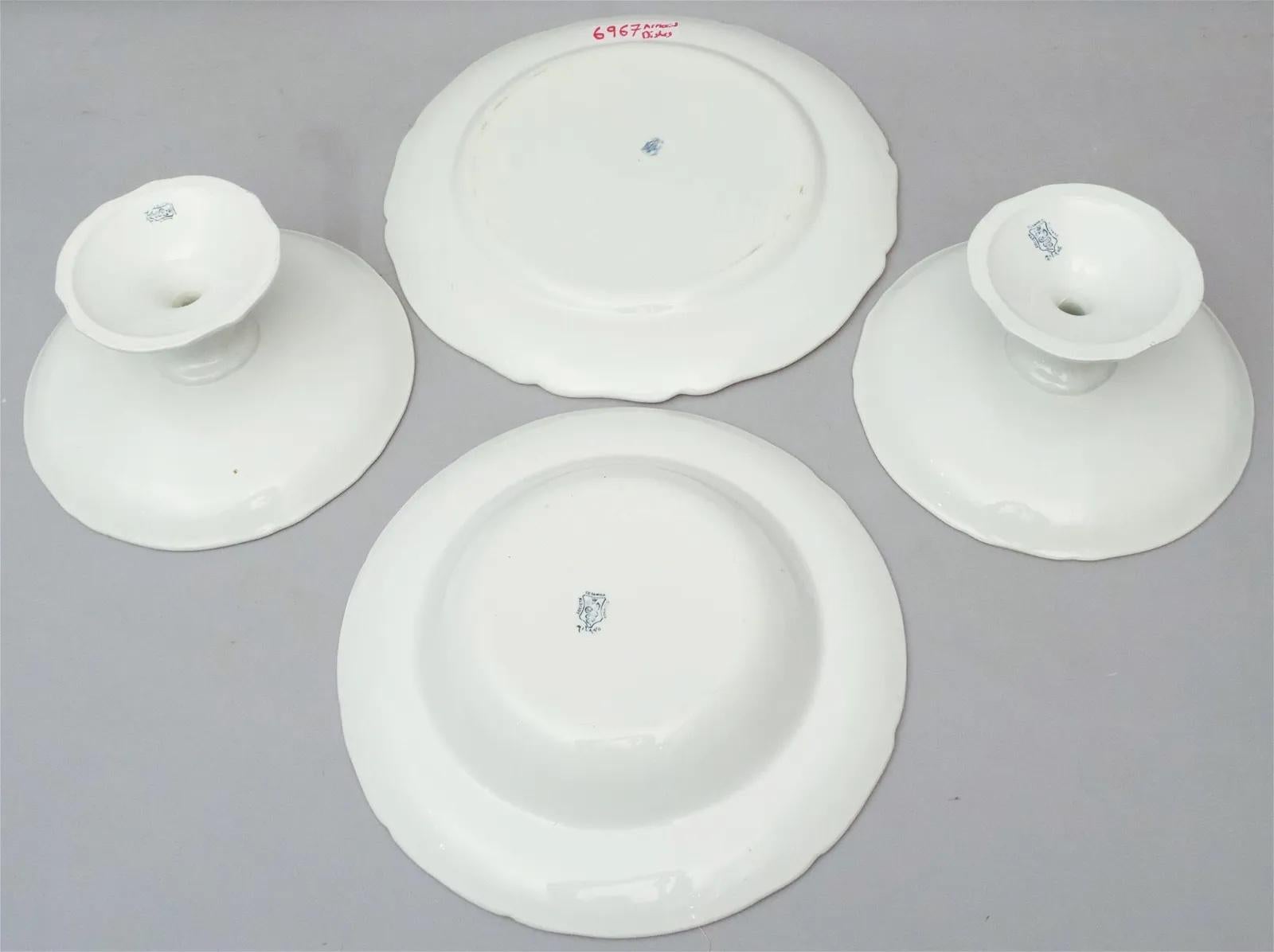 19th Century Ginori Armorial Porcelain Serving Pieces Platters and Tureen For Sale 3