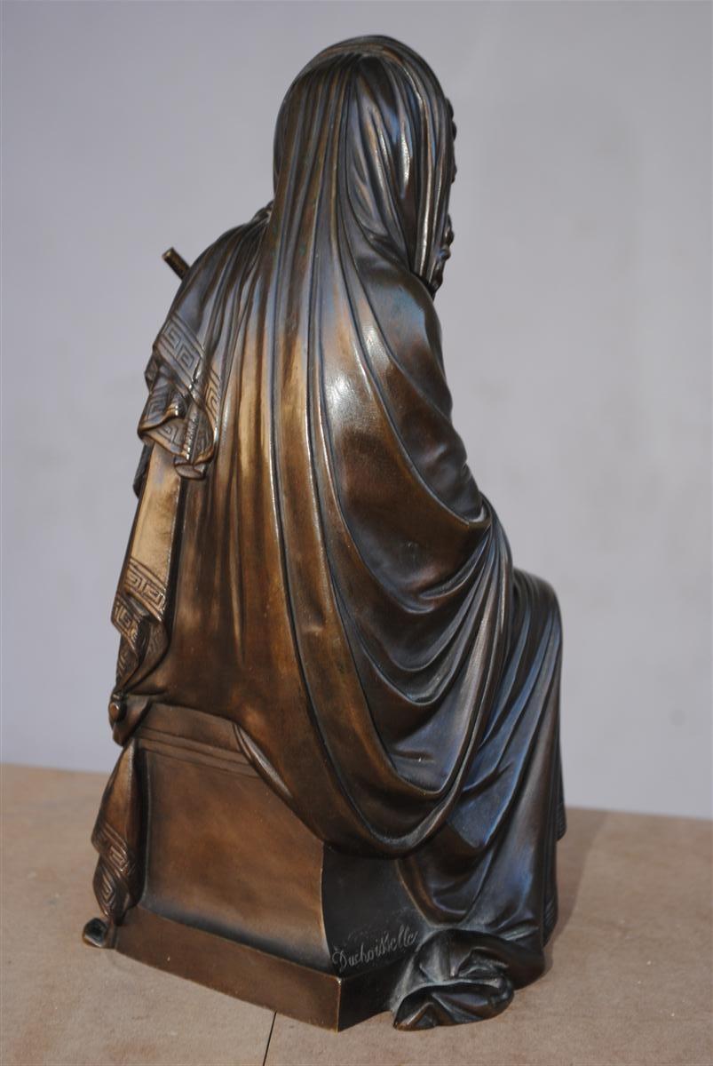 Français Bronze du 19ème siècle « Fille avec crucifix » de Duchoiselle