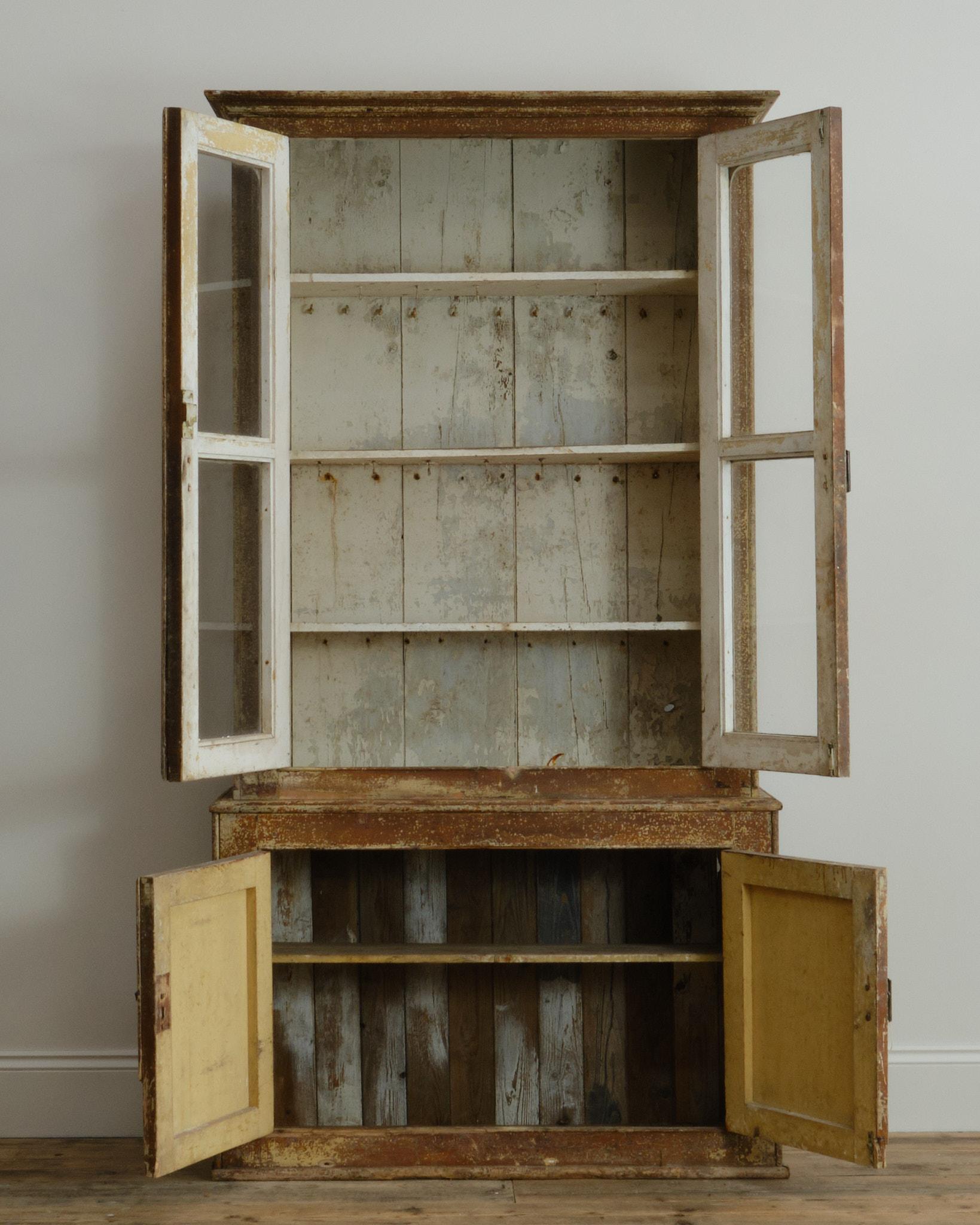 Fin du XIXe siècle Armoire émaillée du 19ème siècle en peinture en vente