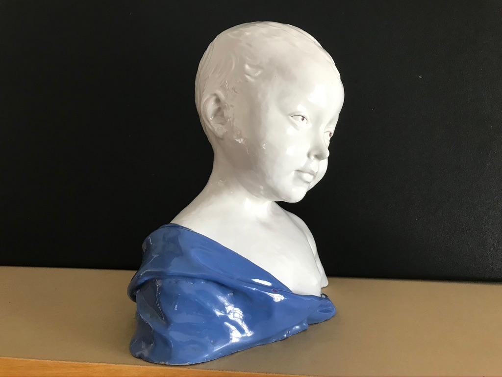 buste d'un garçon en céramique émaillée du 19e siècle par Cantagalli:: Florence:: Italie en vente 3