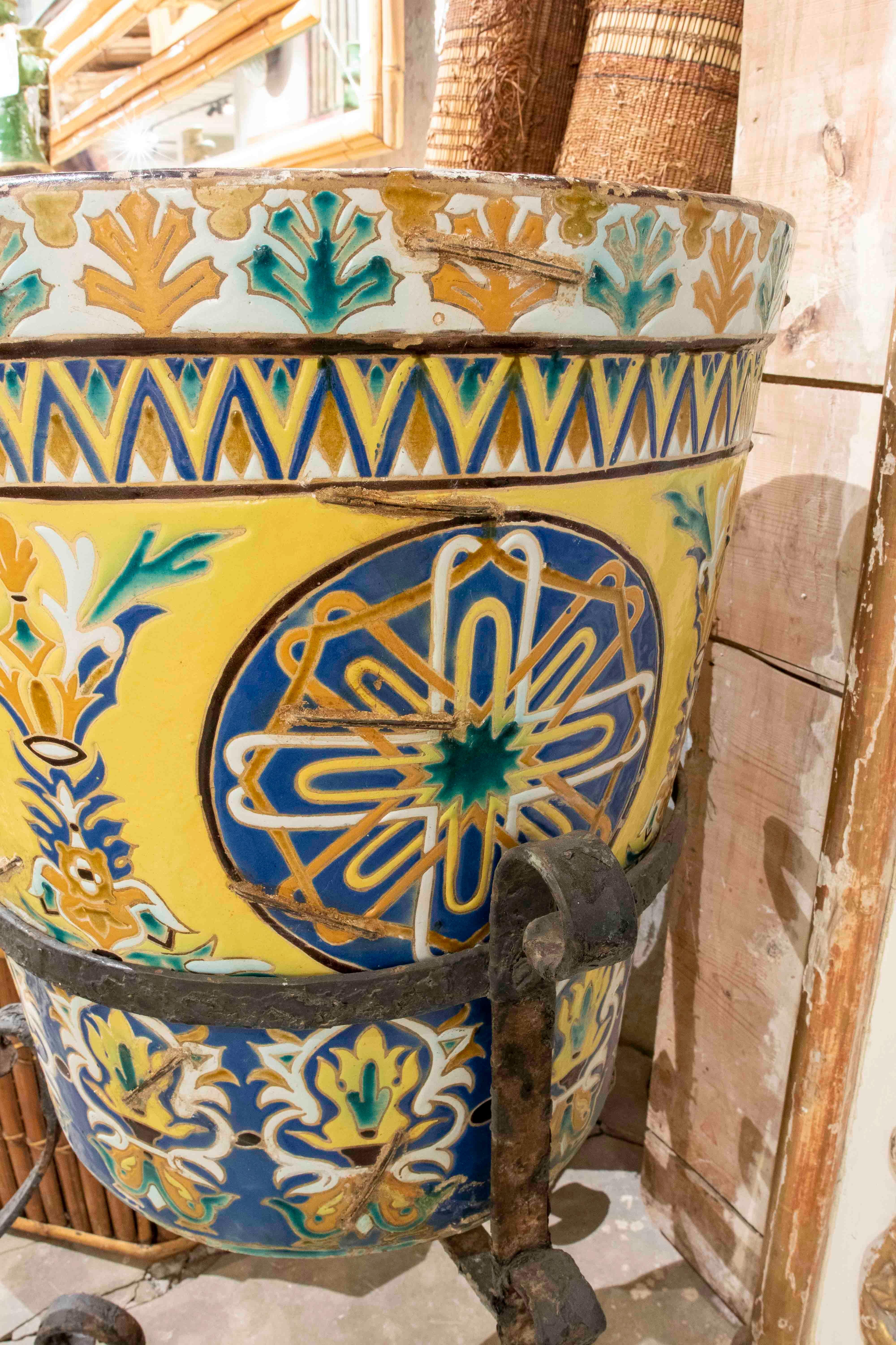 19th Century Glazed Ceramic Pottery Pot In Good Condition For Sale In Marbella, ES