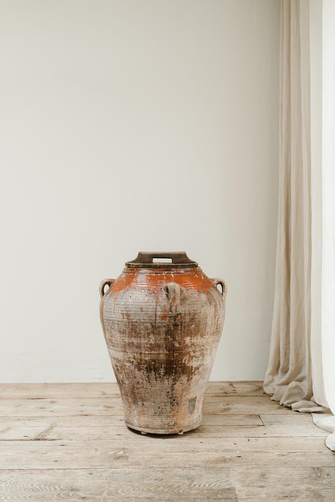 19. Jahrhundert glasierter Terrakotta-Olivenölkrug/-urne  (Glasiert) im Angebot