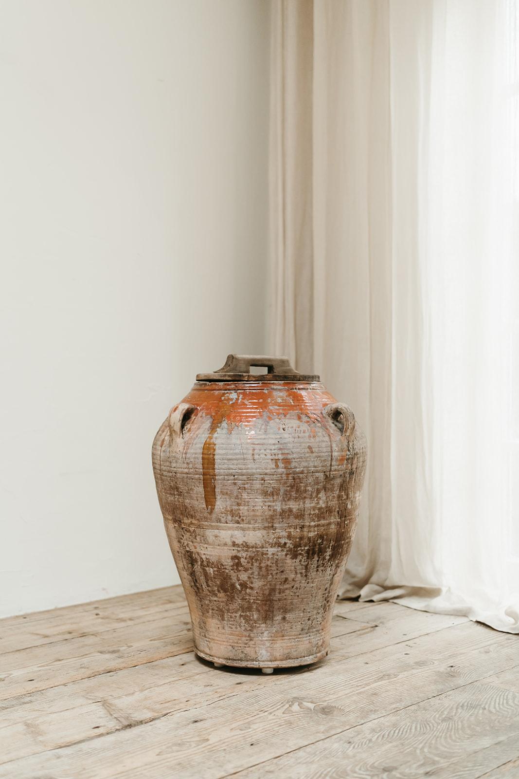 19. Jahrhundert glasierter Terrakotta-Olivenölkrug/-urne  im Angebot 1