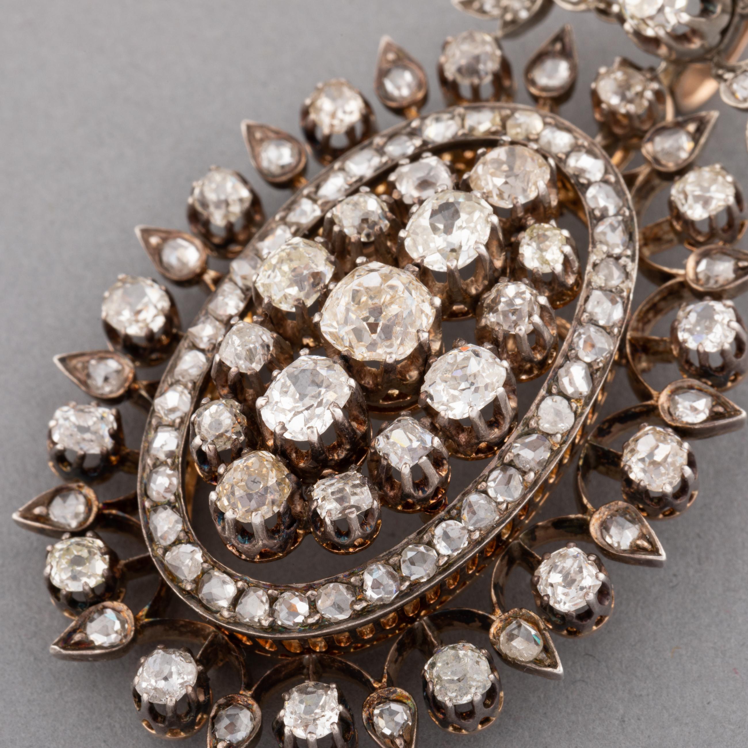 19th Century Gold and 5 Carats Diamonds Pendant For Sale 1