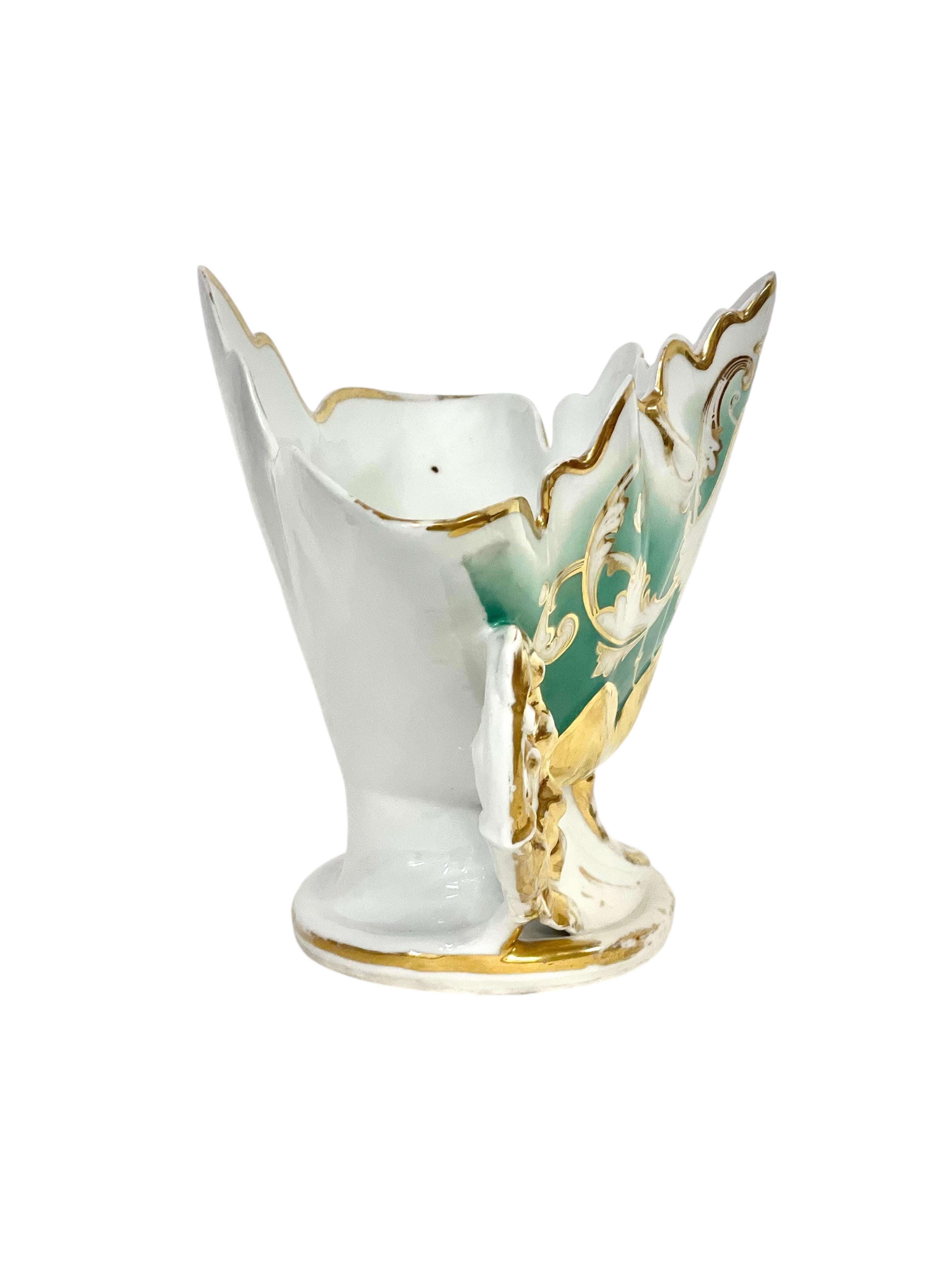 Francese Vaso in porcellana di Parigi del XIX secolo, oro e policromia in vendita