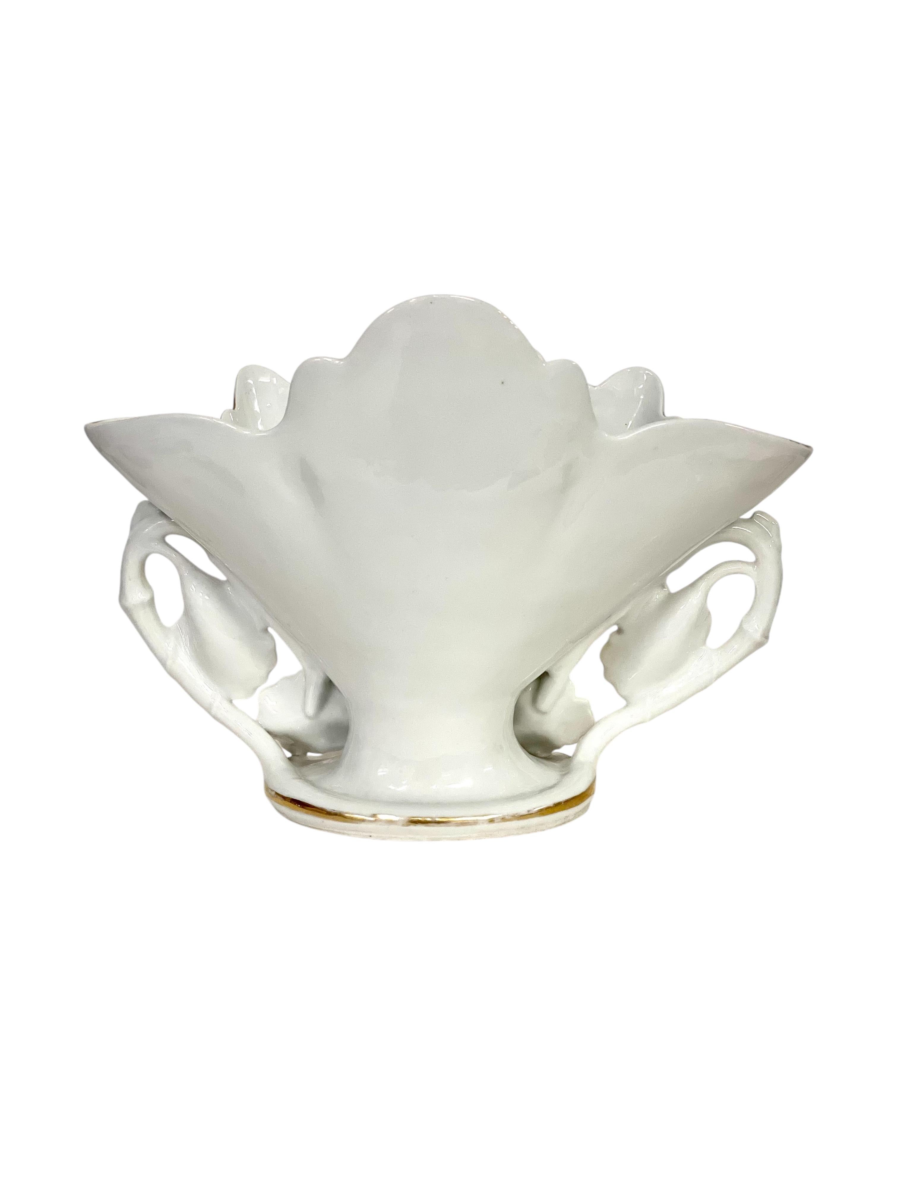 Vaso in porcellana di Parigi del XIX secolo, oro e policromia In condizioni buone in vendita a LA CIOTAT, FR