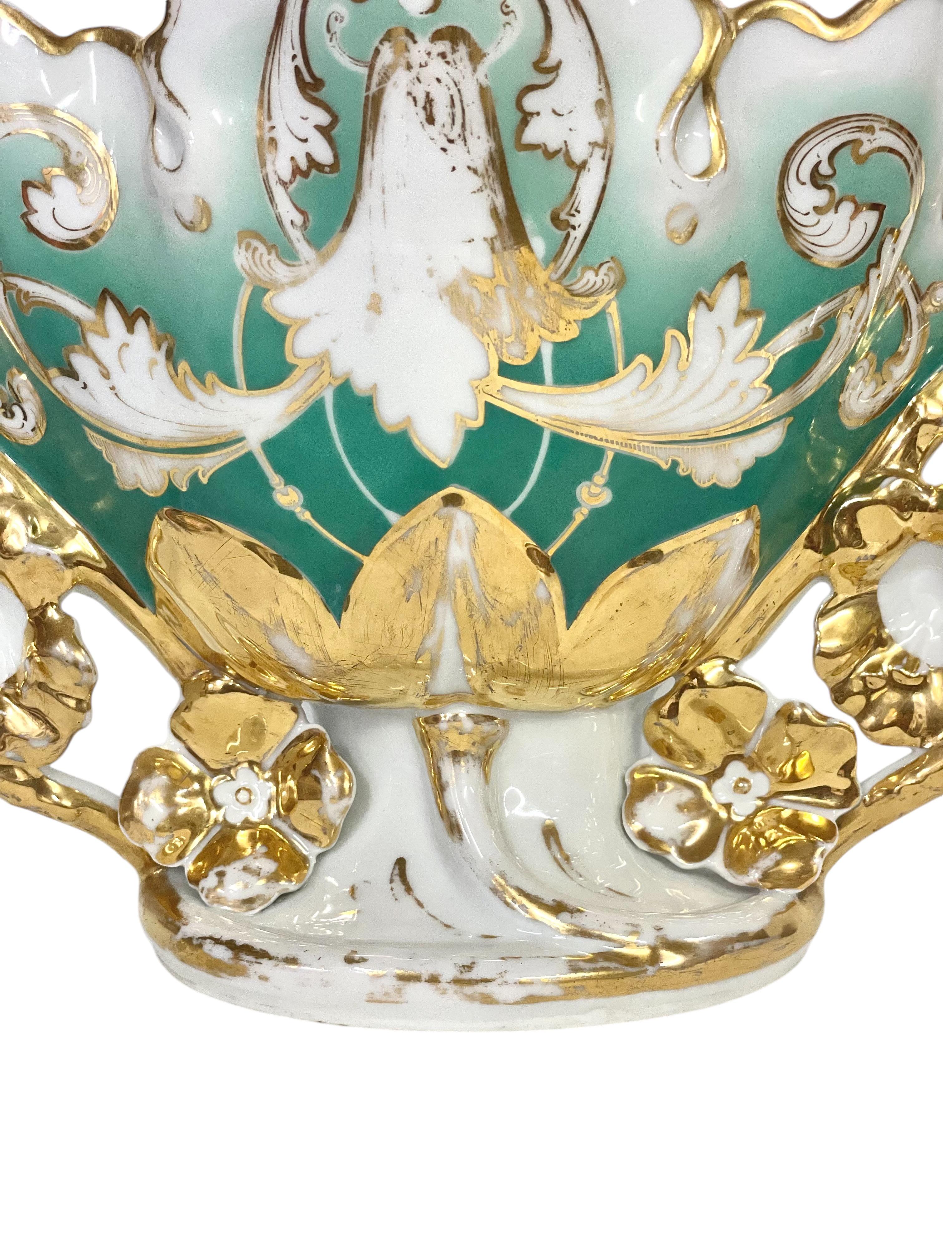 Vaso in porcellana di Parigi del XIX secolo, oro e policromia in vendita 4