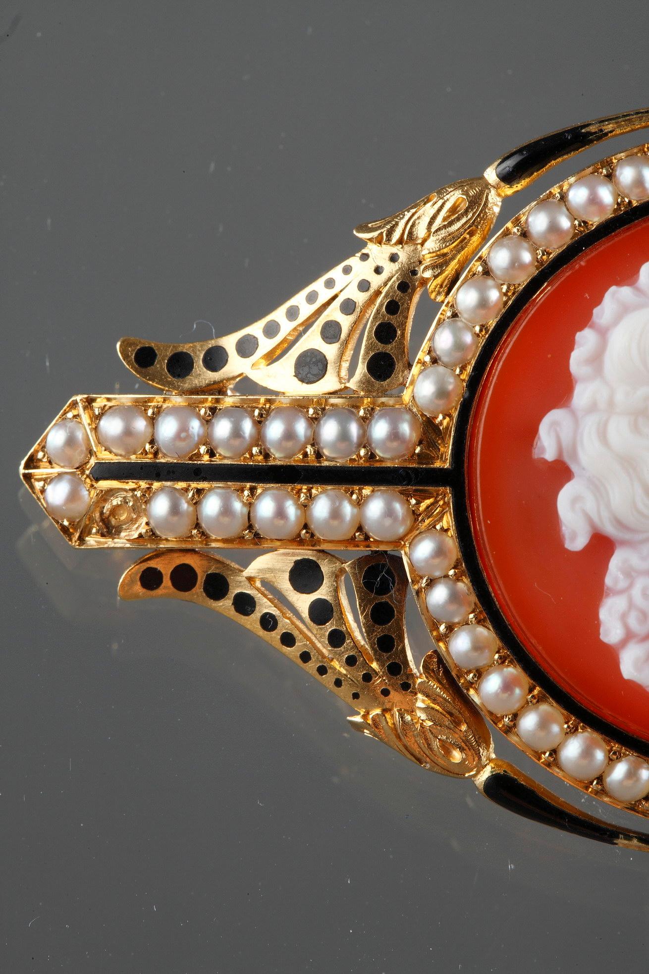 19th Century Gold Cameo Brooch For Sale 5